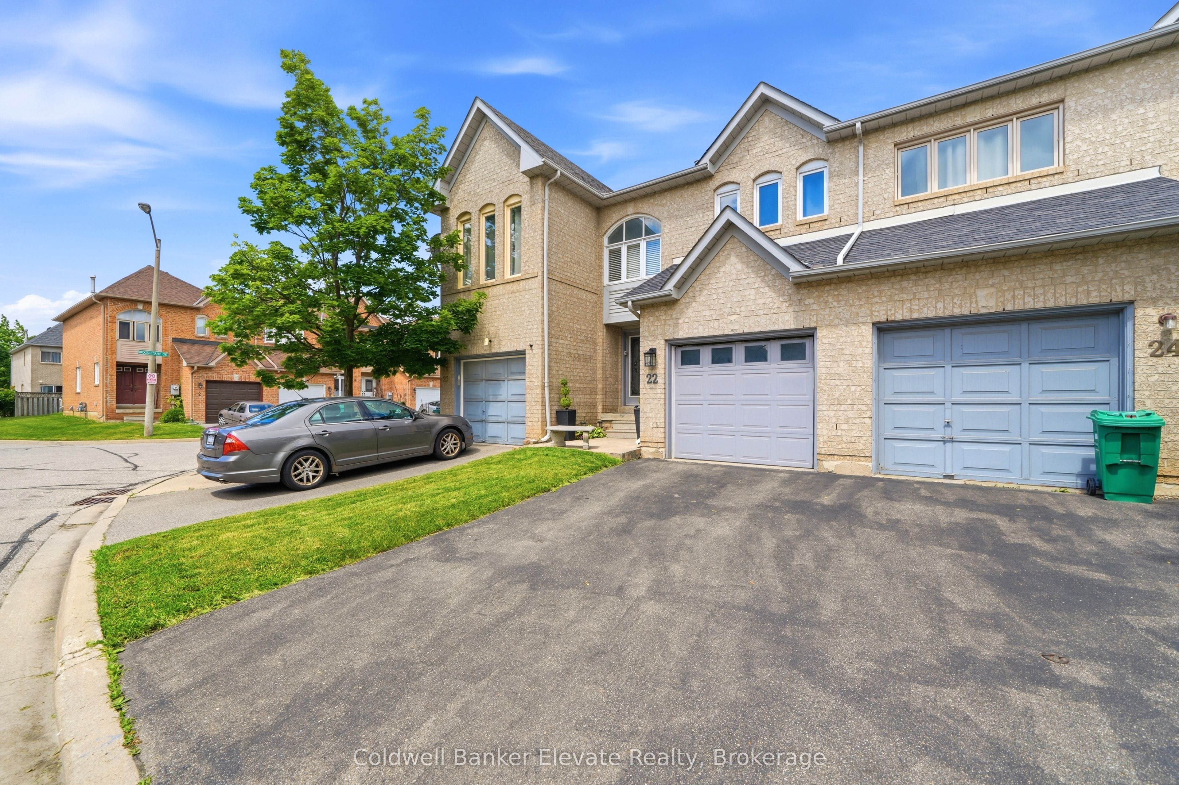22 Goldenlight Circle, Brampton, ON L6X 4N6 photo 4