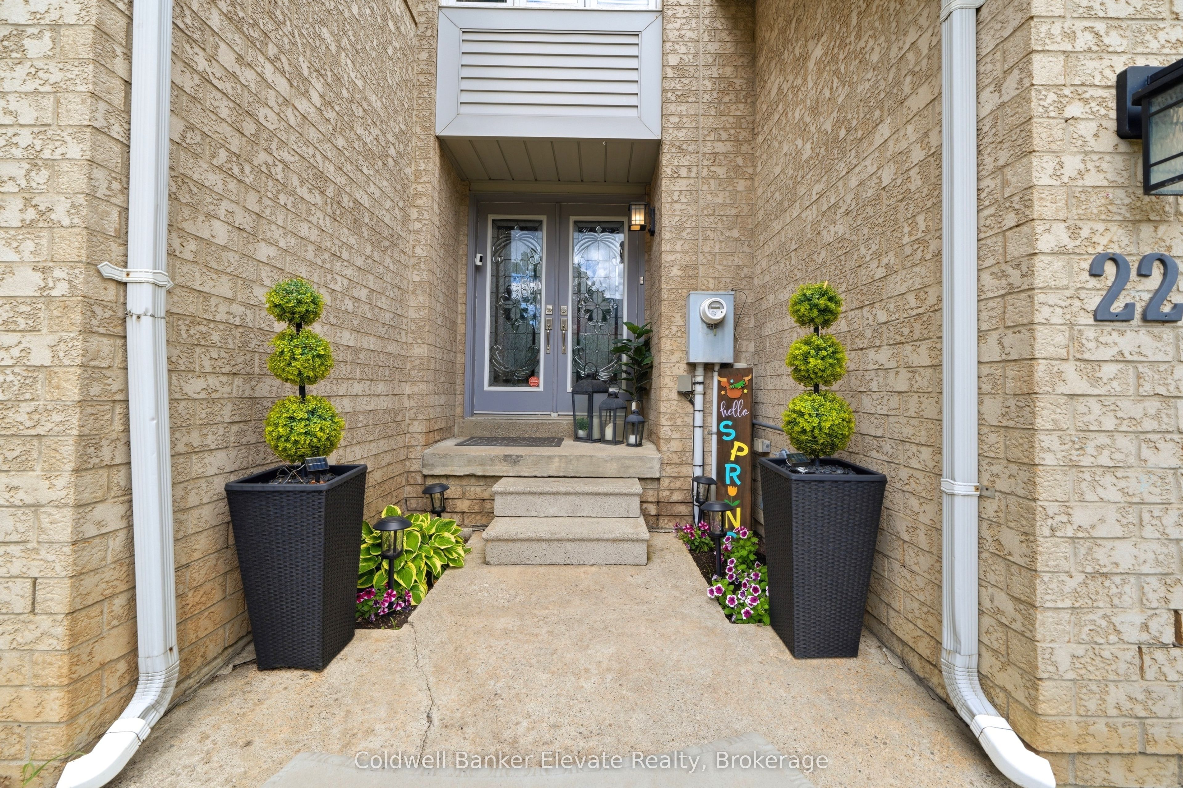 22 Goldenlight Circle, Brampton, ON L6X 4N6 photo 5