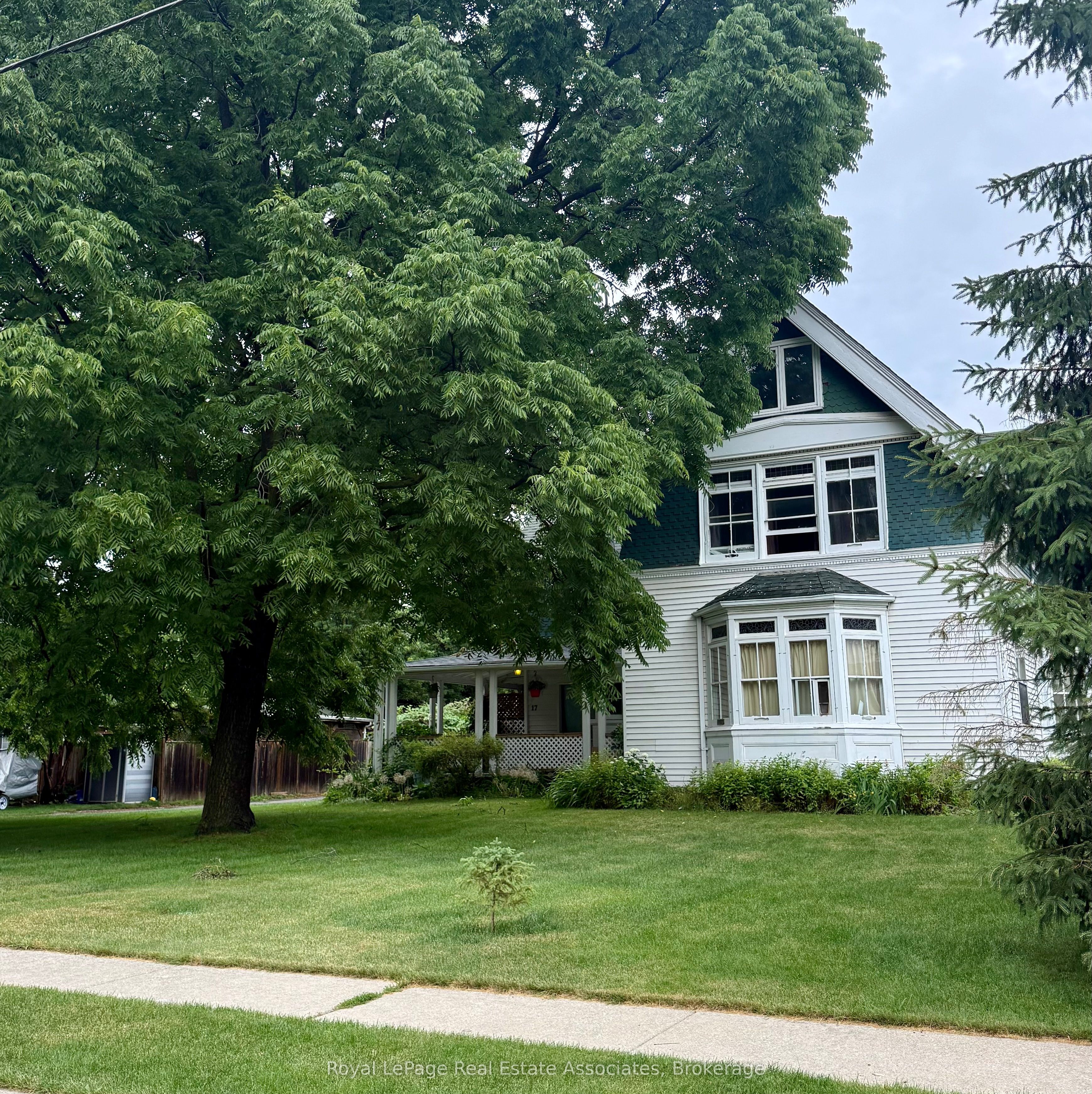 17 Alexander Street, Brampton, ON L6V 1H7