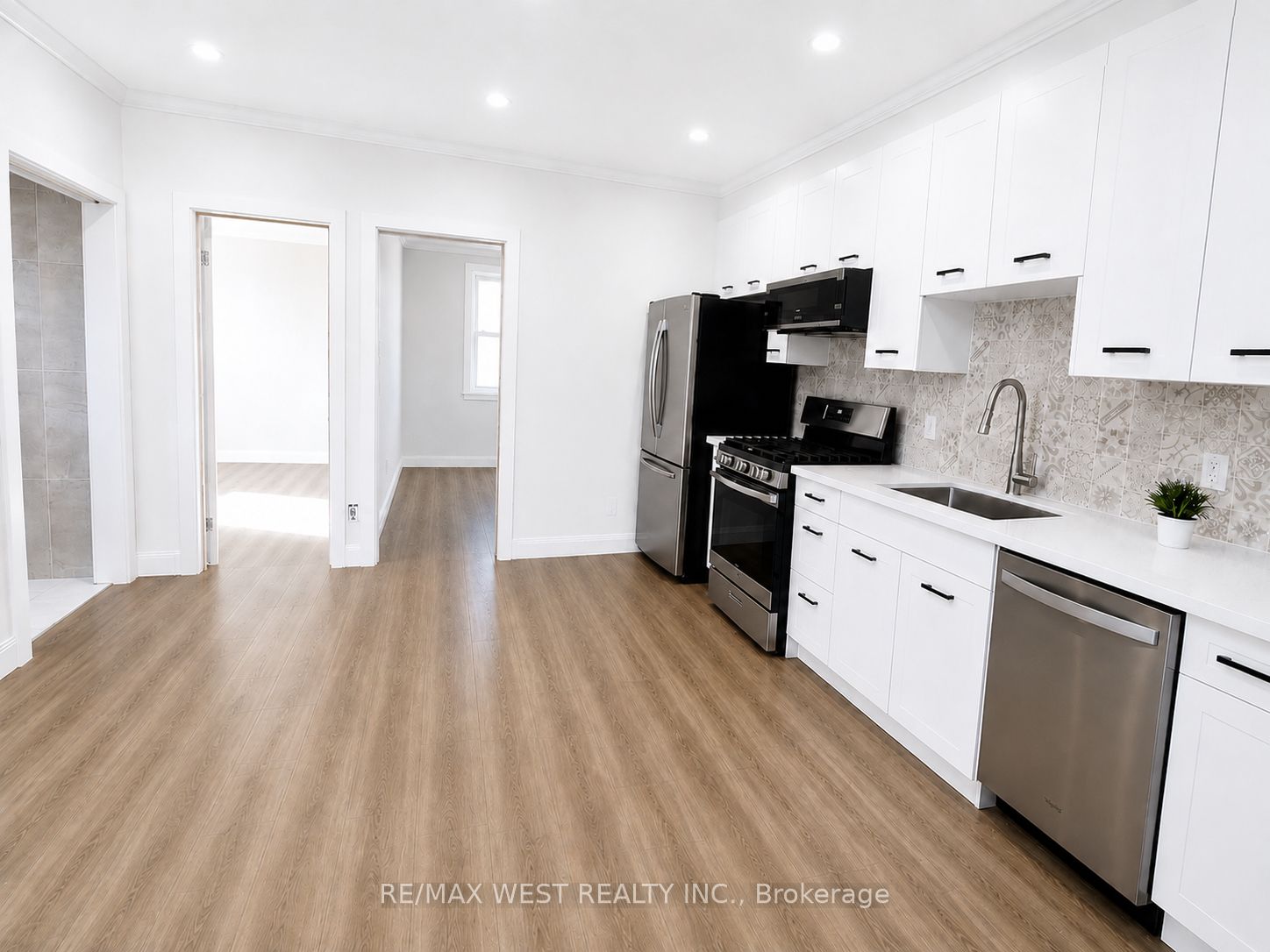 58 Aura Lea Boulevard Garden Suite, Toronto, ON M9M 1K5 photo 3