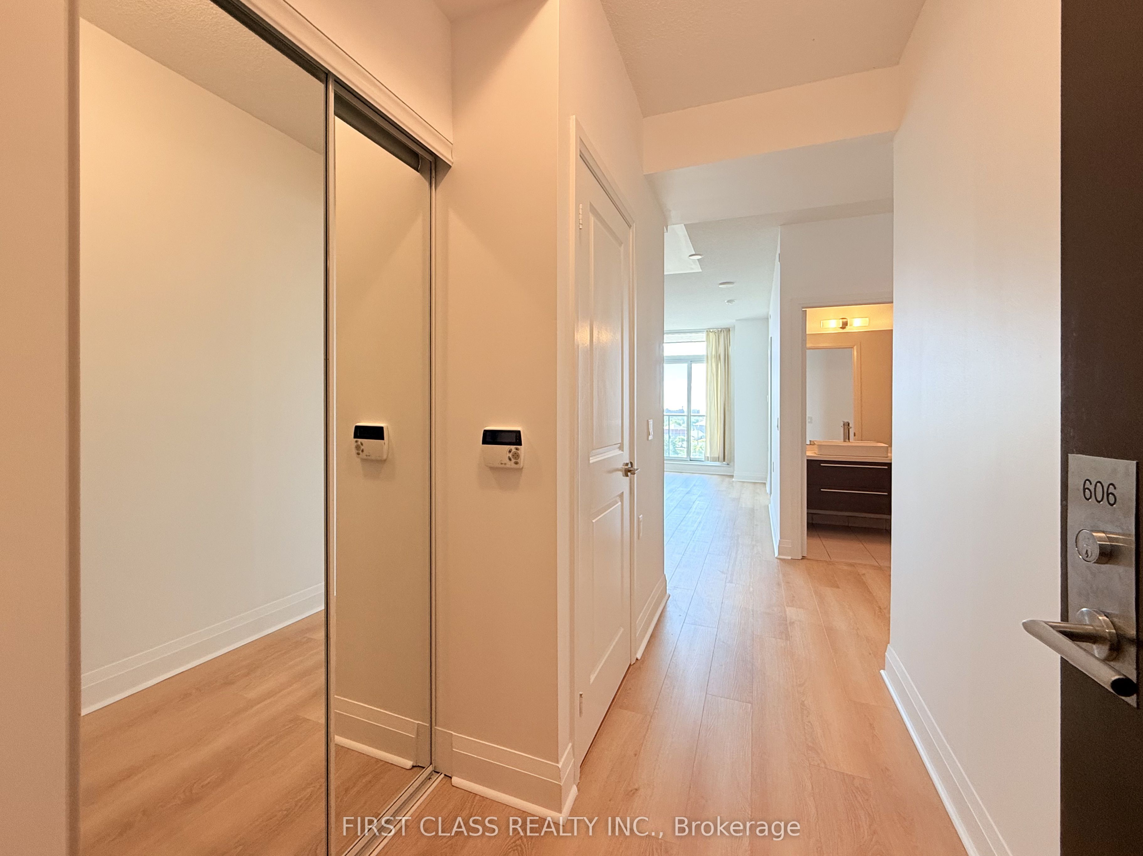 15 Zorra Street 606, Toronto, ON M8Z 0C1 photo 3