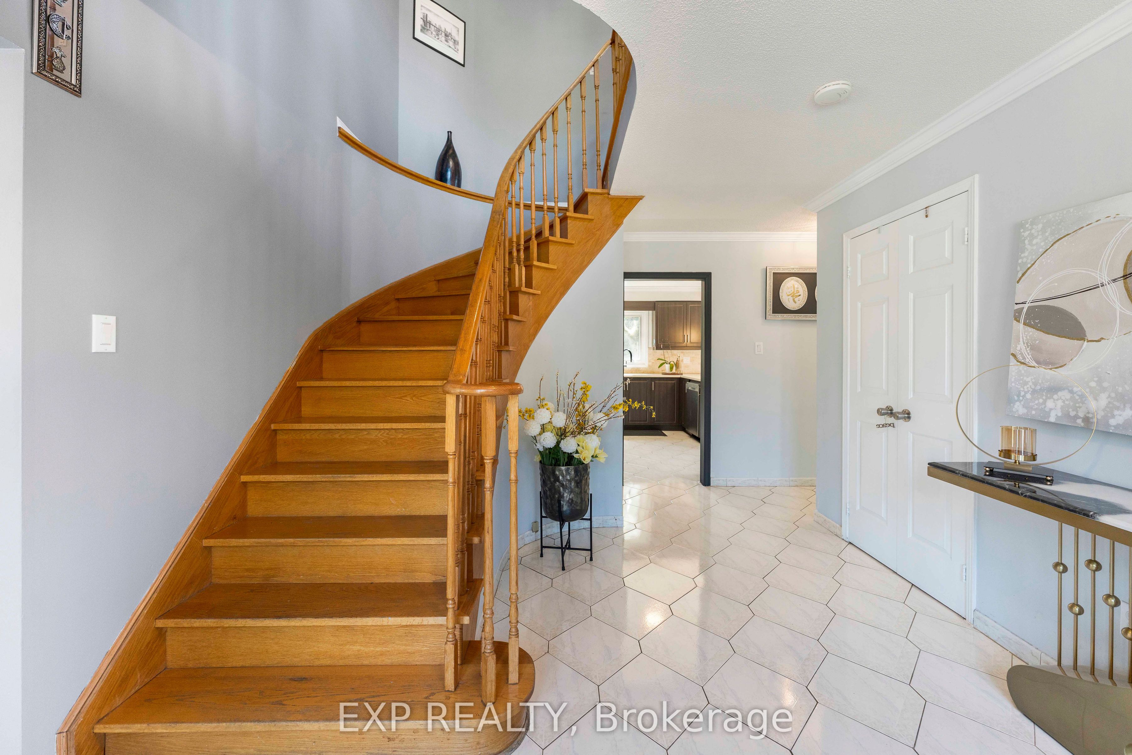 6502 Tenth Line W, Mississauga, ON L5N 5T7 photo 4