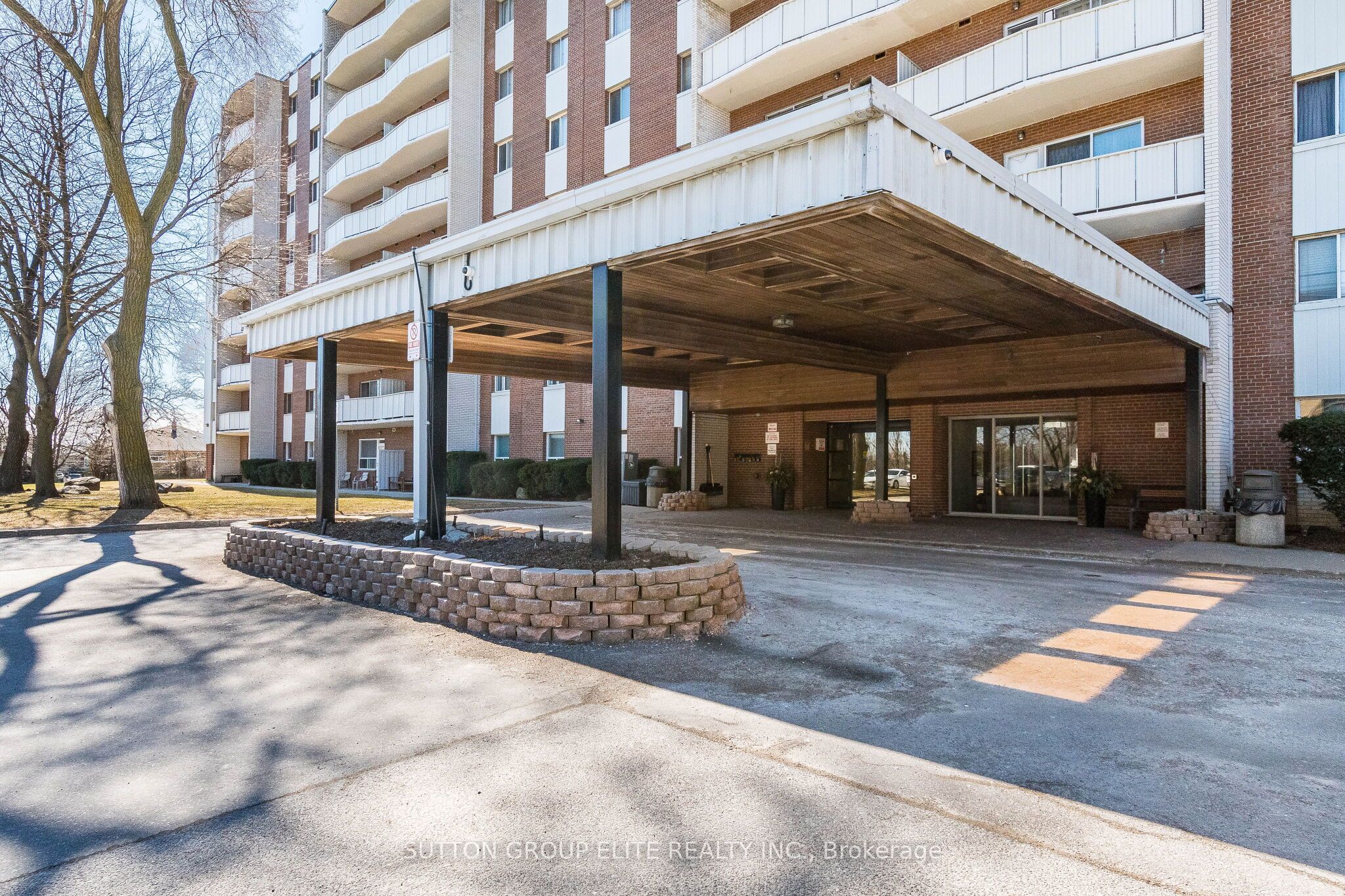 1660 Bloor Street 502, Mississauga, ON L4X 1R9 photo 2