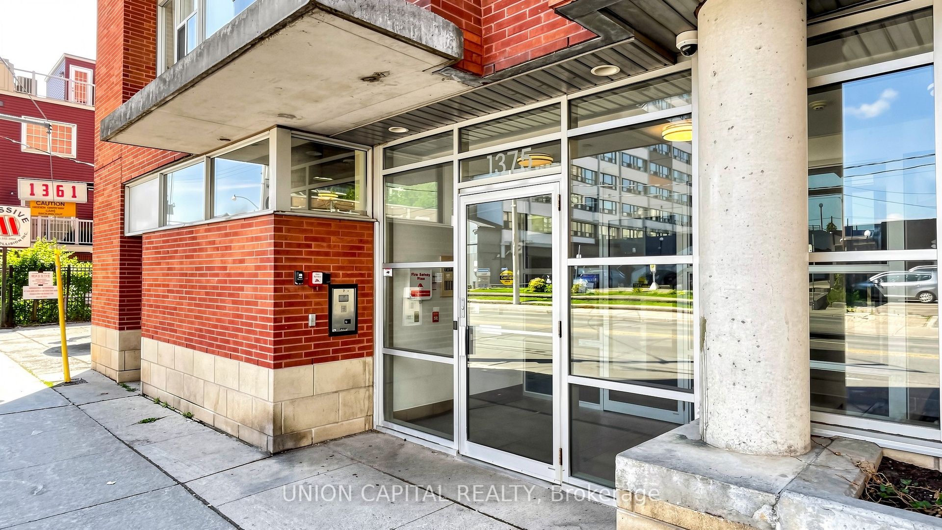 1375 Dupont Street 210, Toronto, ON M6H 4J8 photo 2