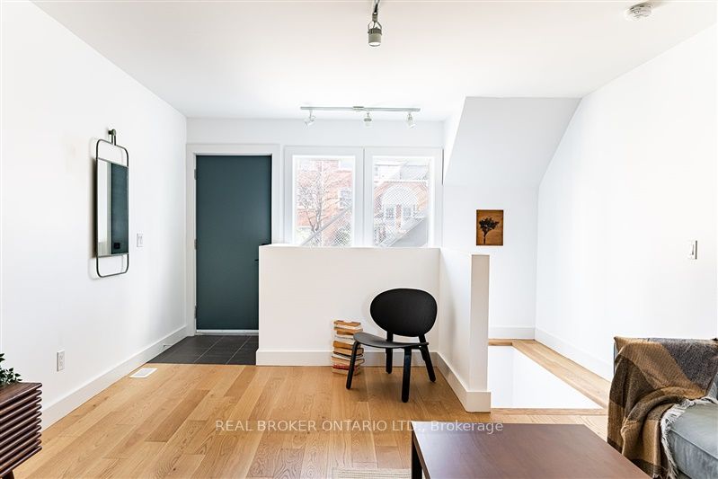 278 Campbell Avenue Main, Toronto, ON M6P 3V6 photo 4