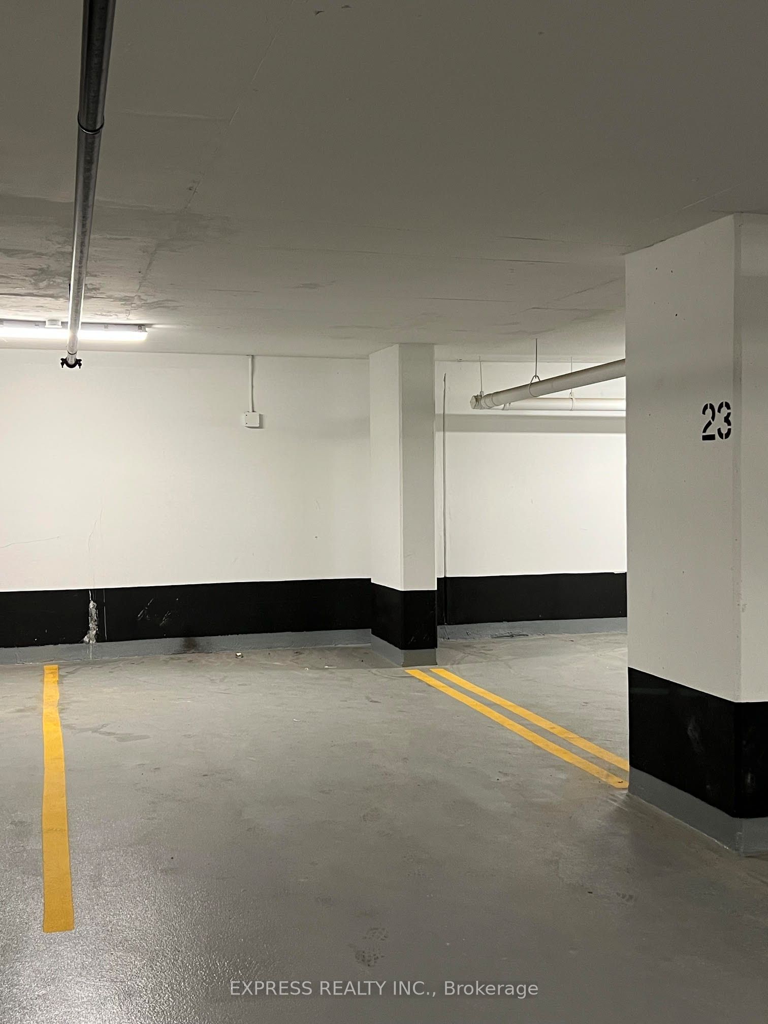 4010 Eglinton Avenue W 516, Toronto, ON M9A 0G5