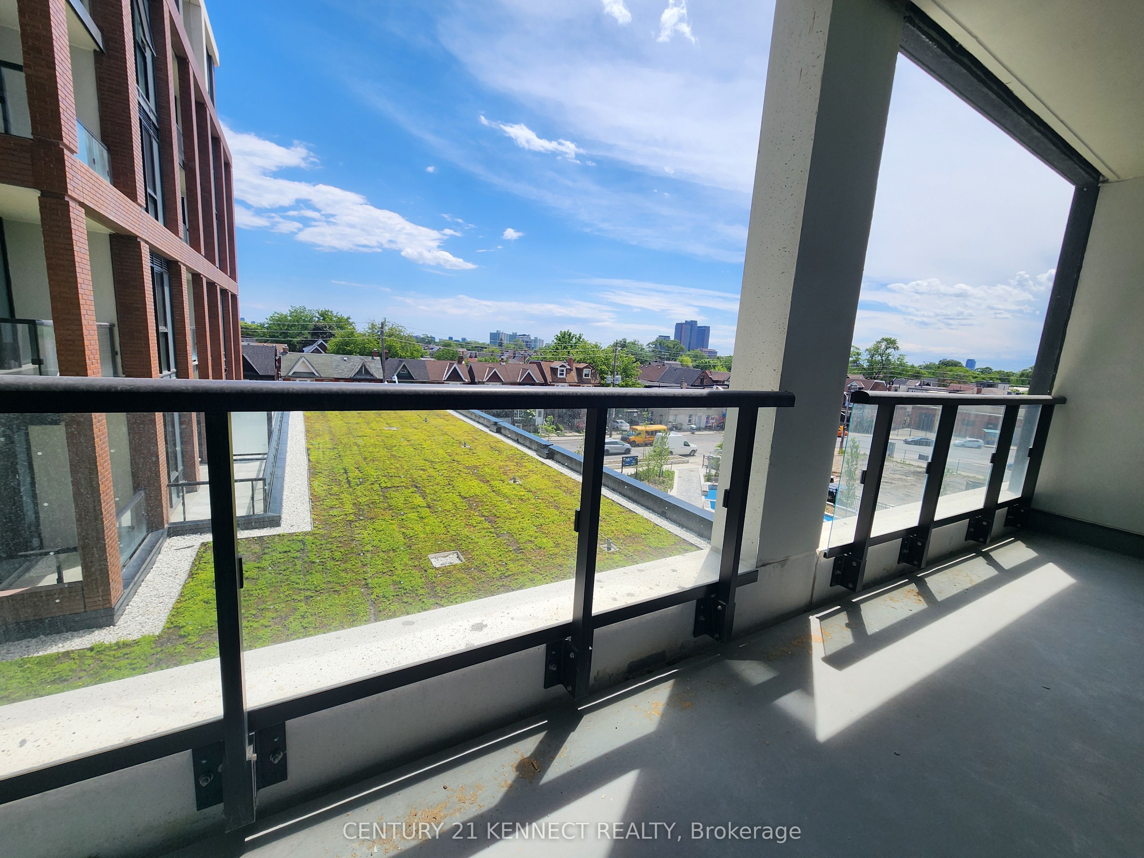 858 Dupont Street 302, Toronto, ON M6G 0C1