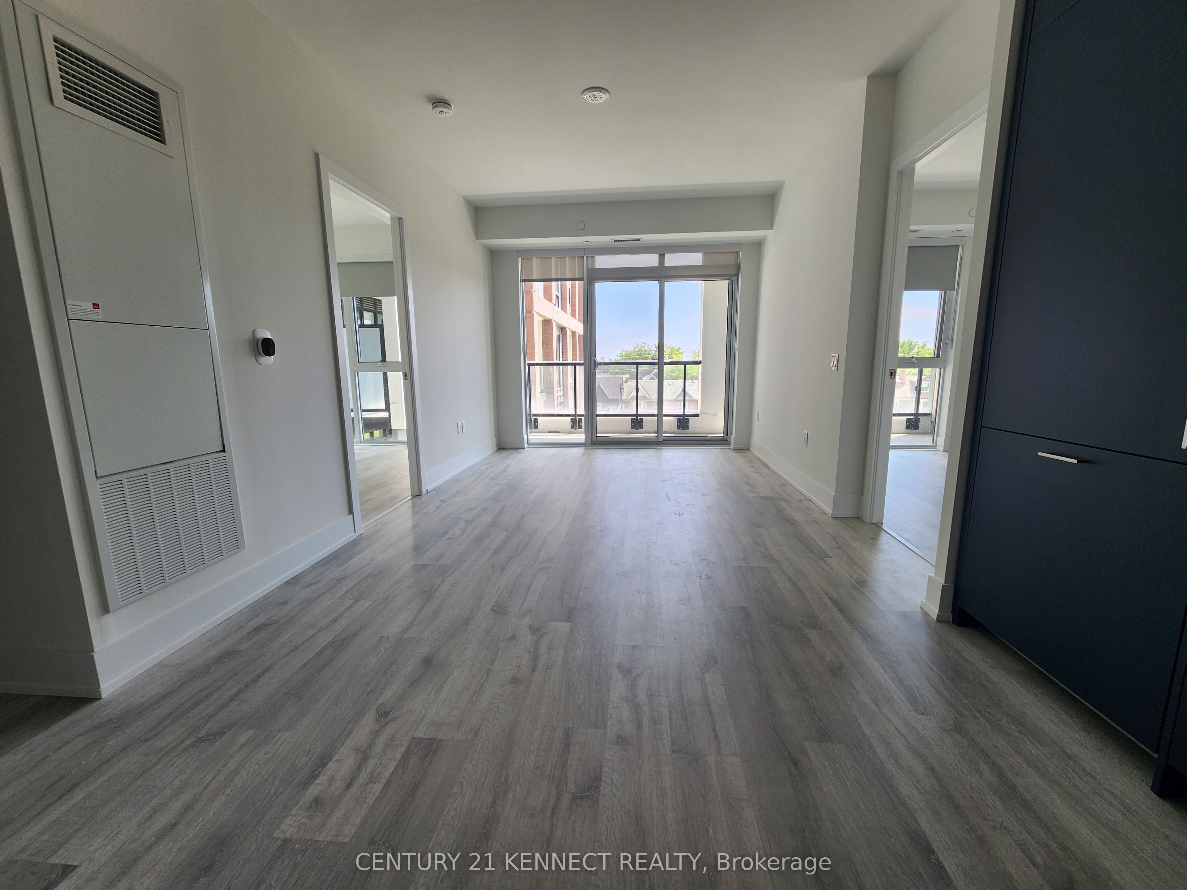 858 Dupont Street 302, Toronto, ON M6G 0C1 photo 2