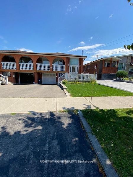 51 Seacliffe Boulevard, Toronto, ON M9L 2G7