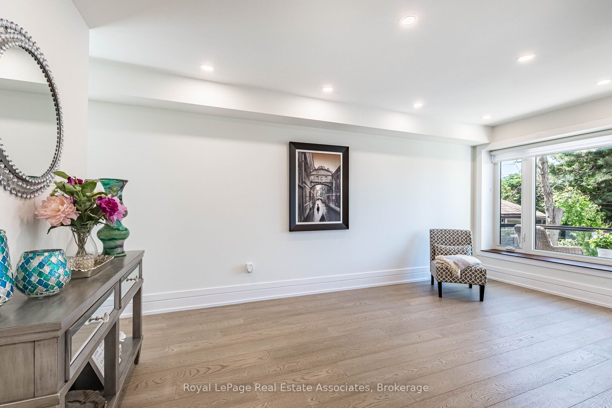 1071 Westmount Avenue, Mississauga, ON L5E 1X5 photo 5