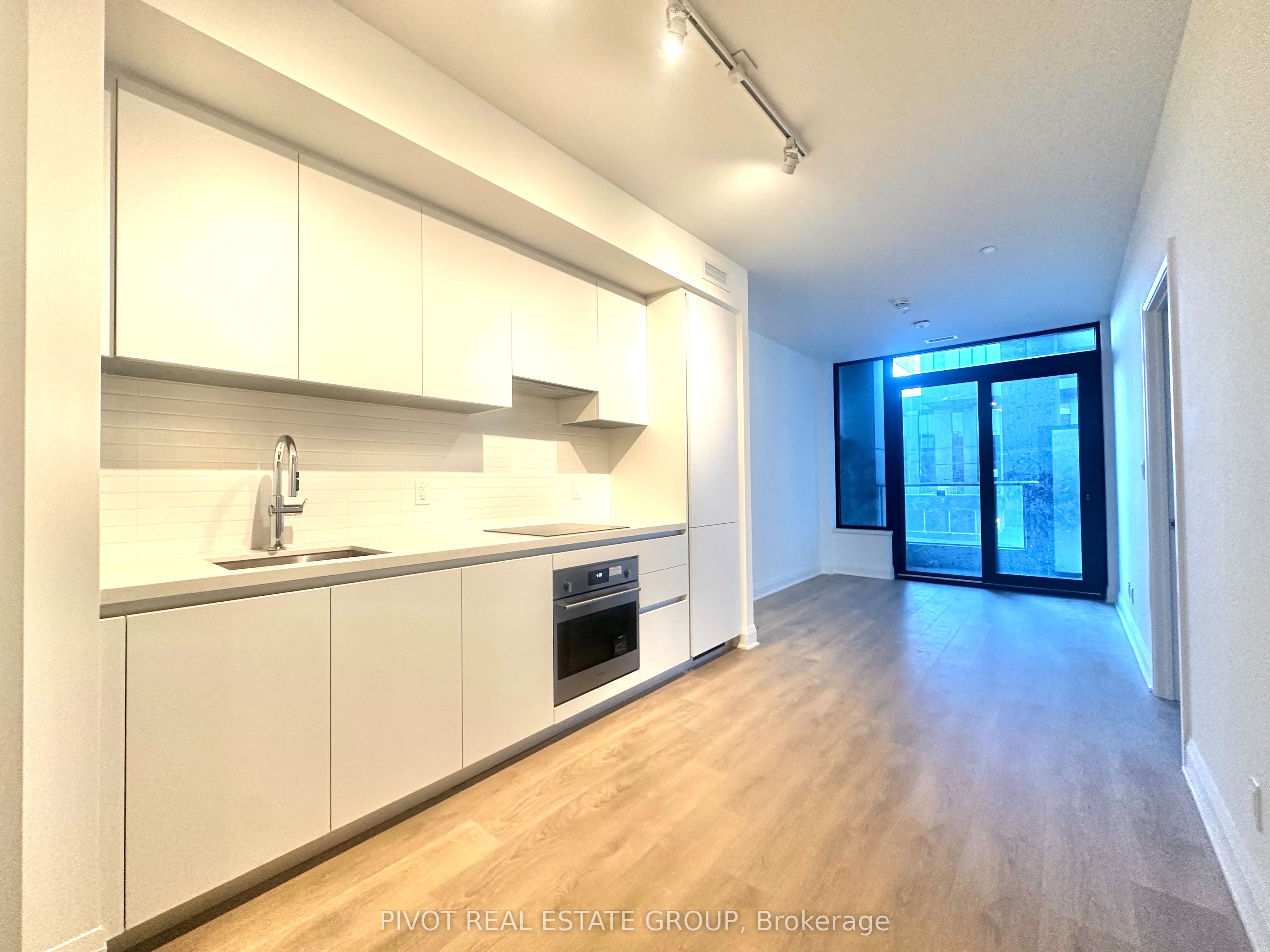 2 Erskine Road 316, Mississauga, ON L5B 0S1