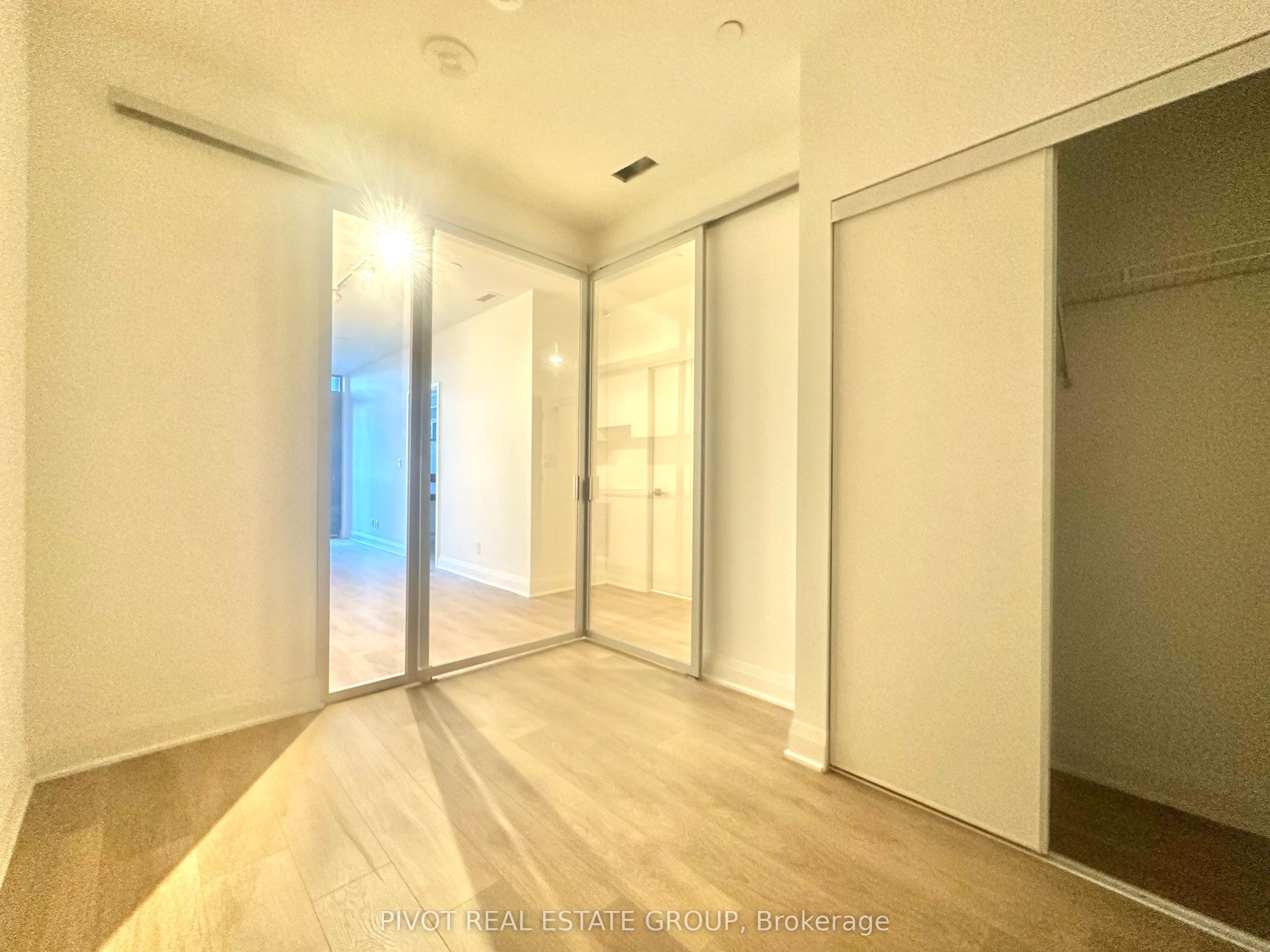 2 Erskine Road 316, Mississauga, ON L5B 0S1 photo 4
