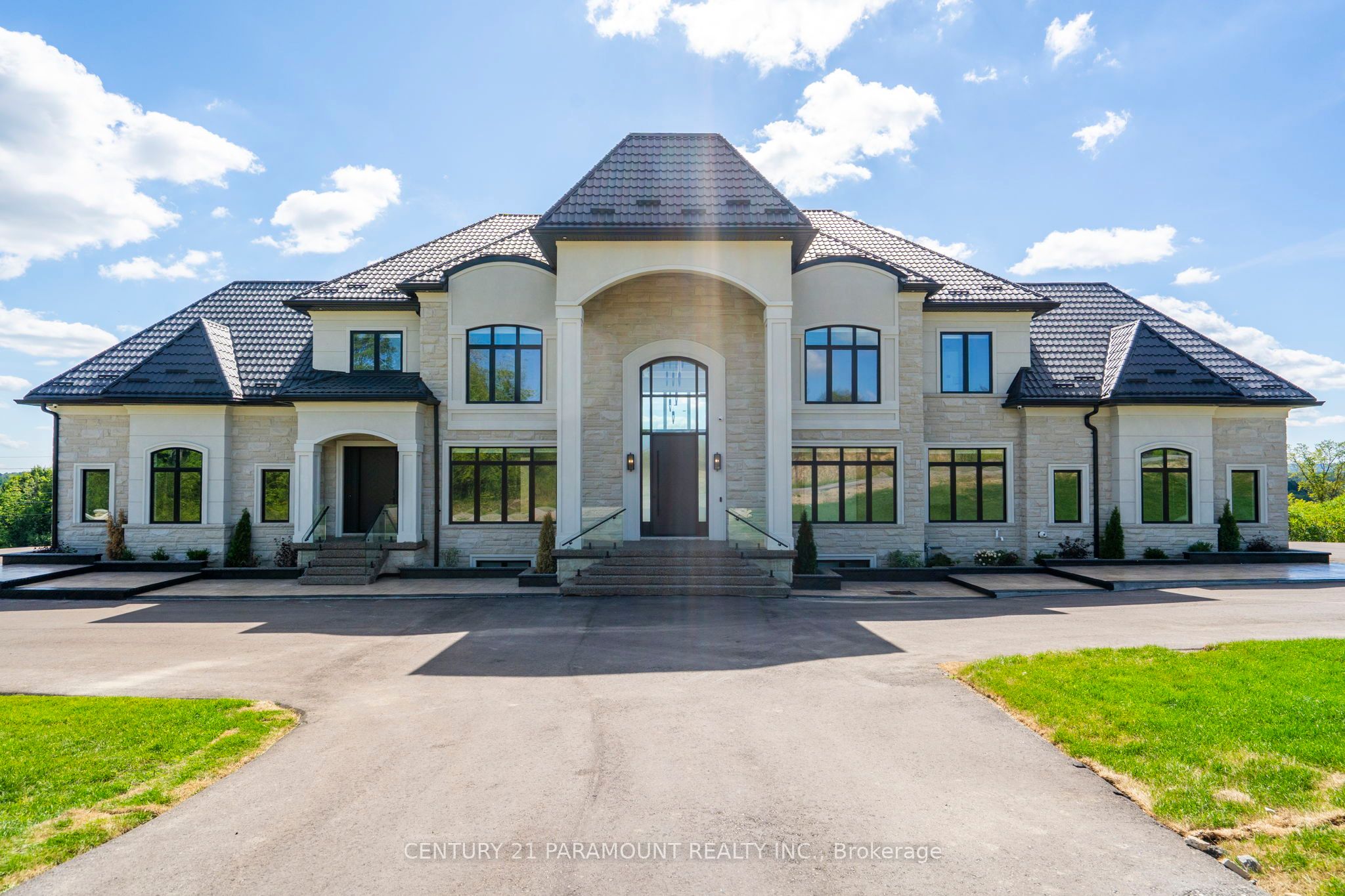 16322 Hillview Place, Caledon, ON L7E 3S2