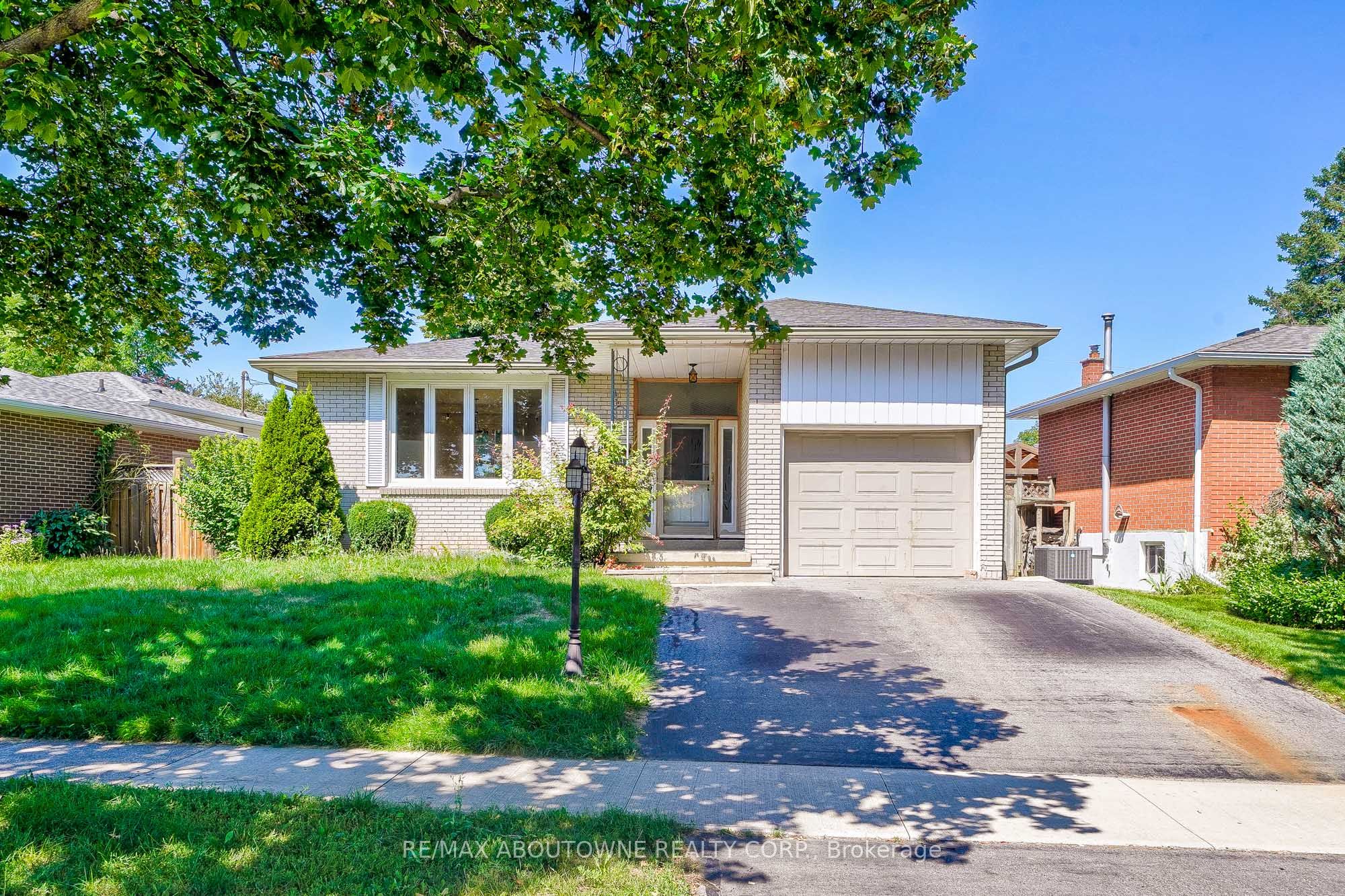 4395 Longmoor Drive Lower, Burlington, ON L7L 1X8