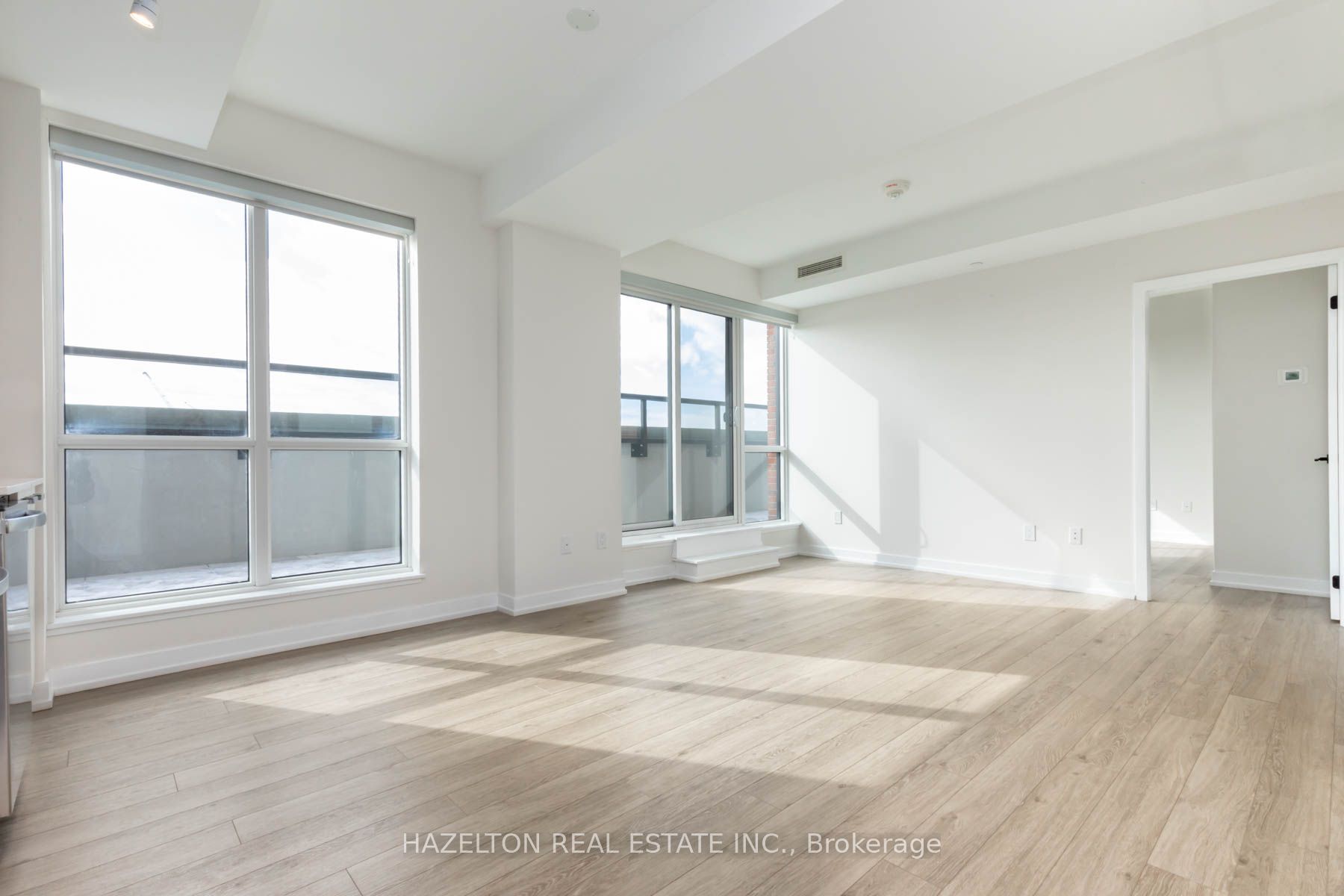 2300 St. Clair Avenue W 905, Toronto, ON M6N 1K8 photo 4