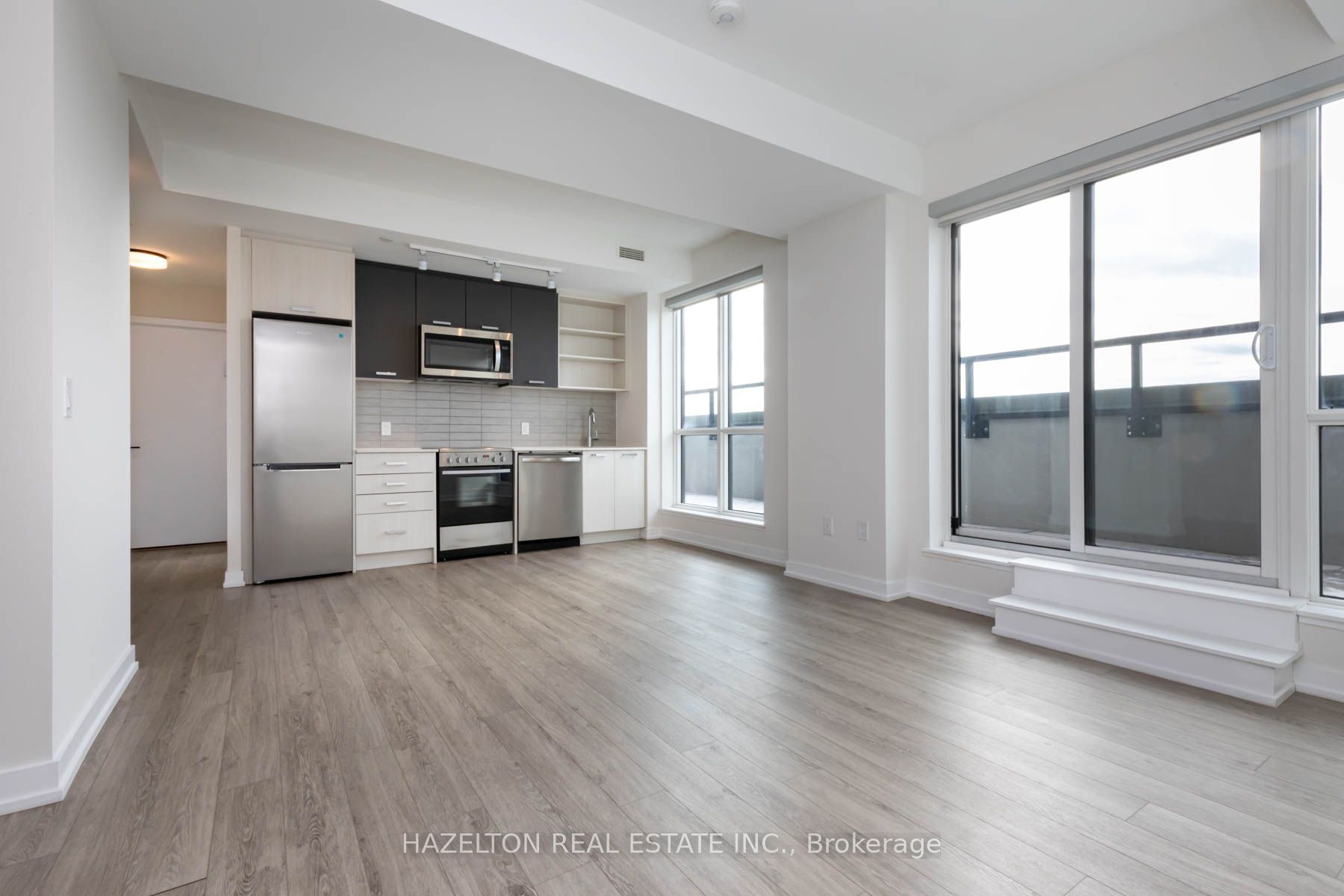 2300 St. Clair Avenue W 905, Toronto, ON M6N 1K8 photo 5