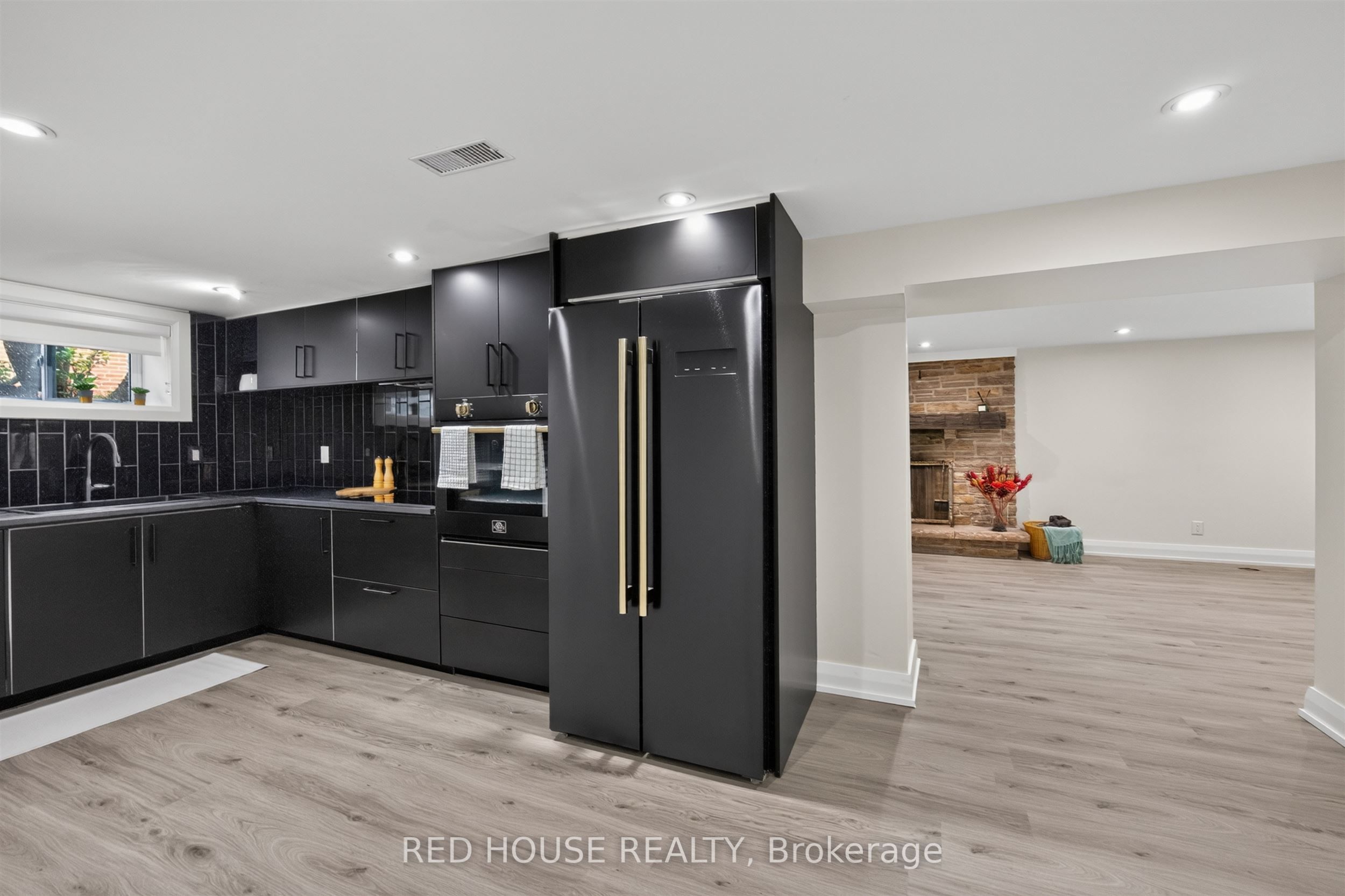 70 Beaverbrook Avenue Basement, Toronto, ON M9B 2N6 photo 4