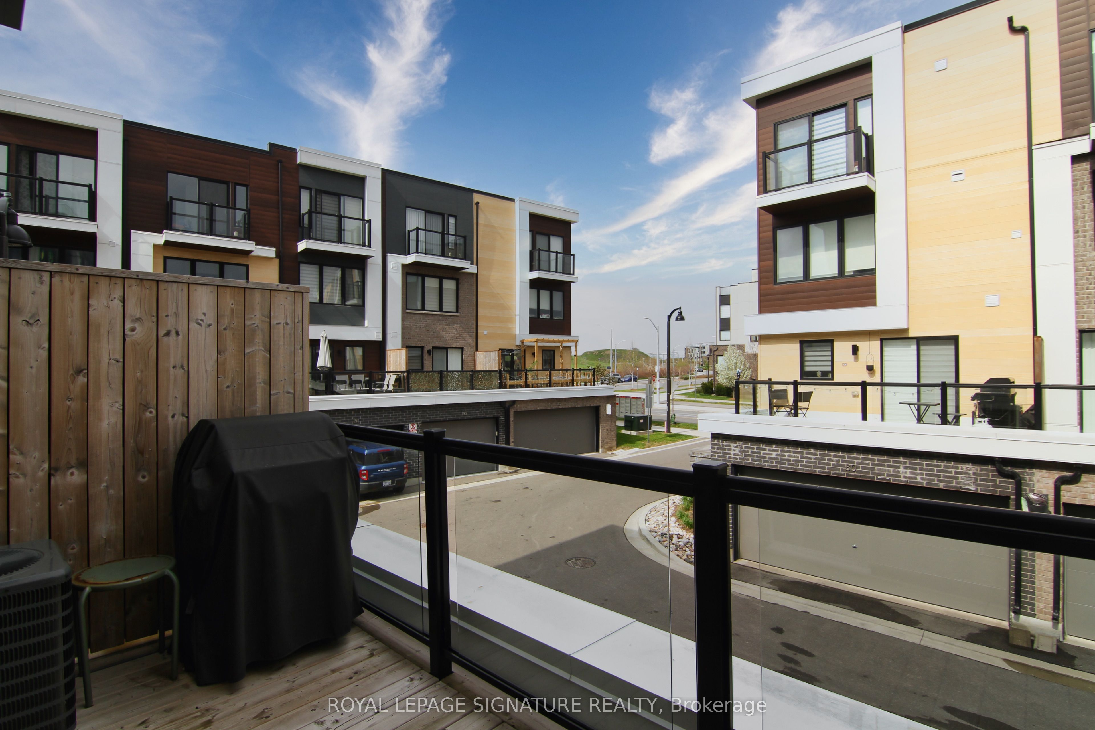 90 Stanley Greene Boulevard 2, Toronto, ON M3K 0C8 photo 2