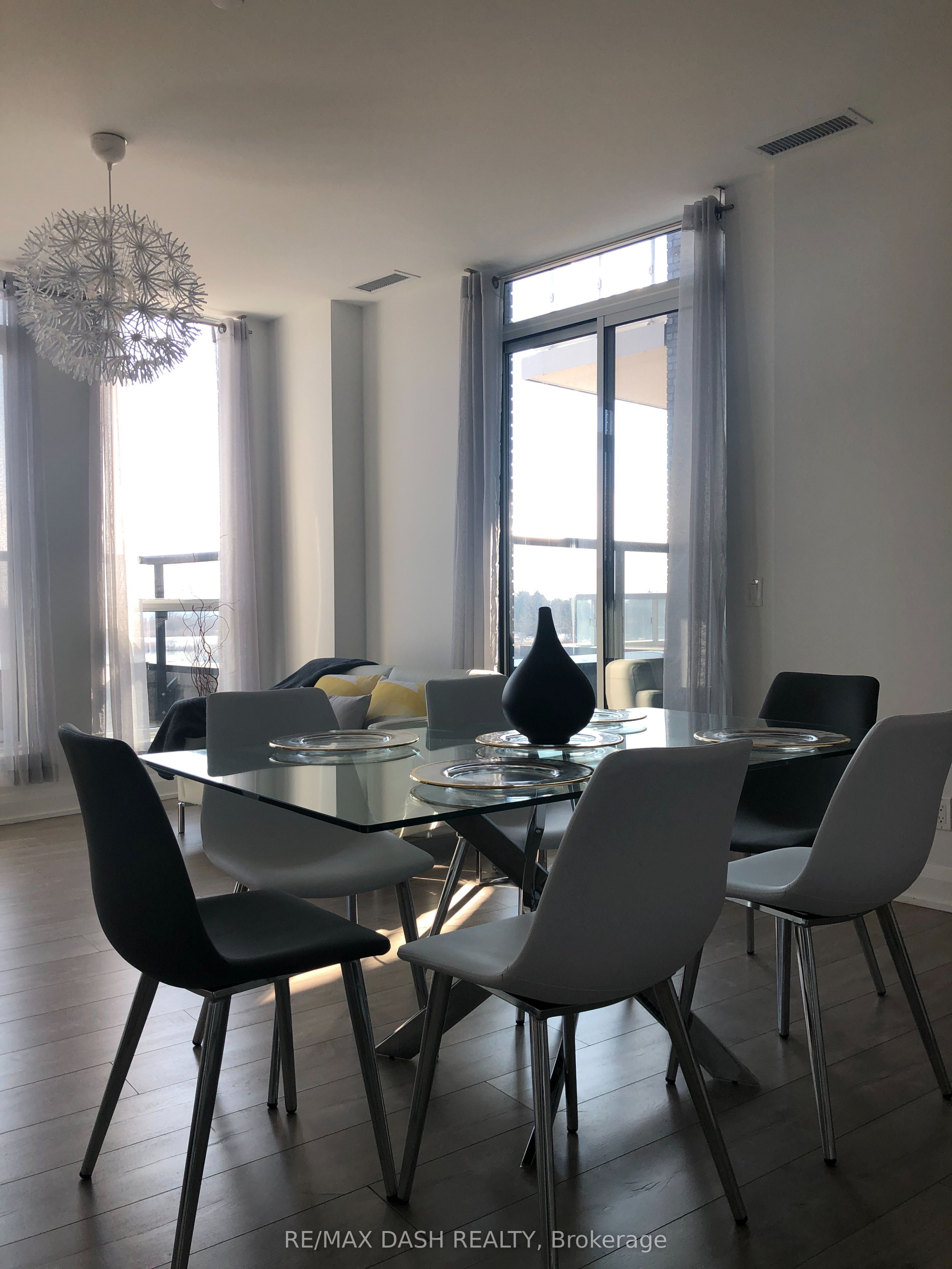 110 Marine Parade Drive 204, Toronto, ON M8V 0A3 photo 2