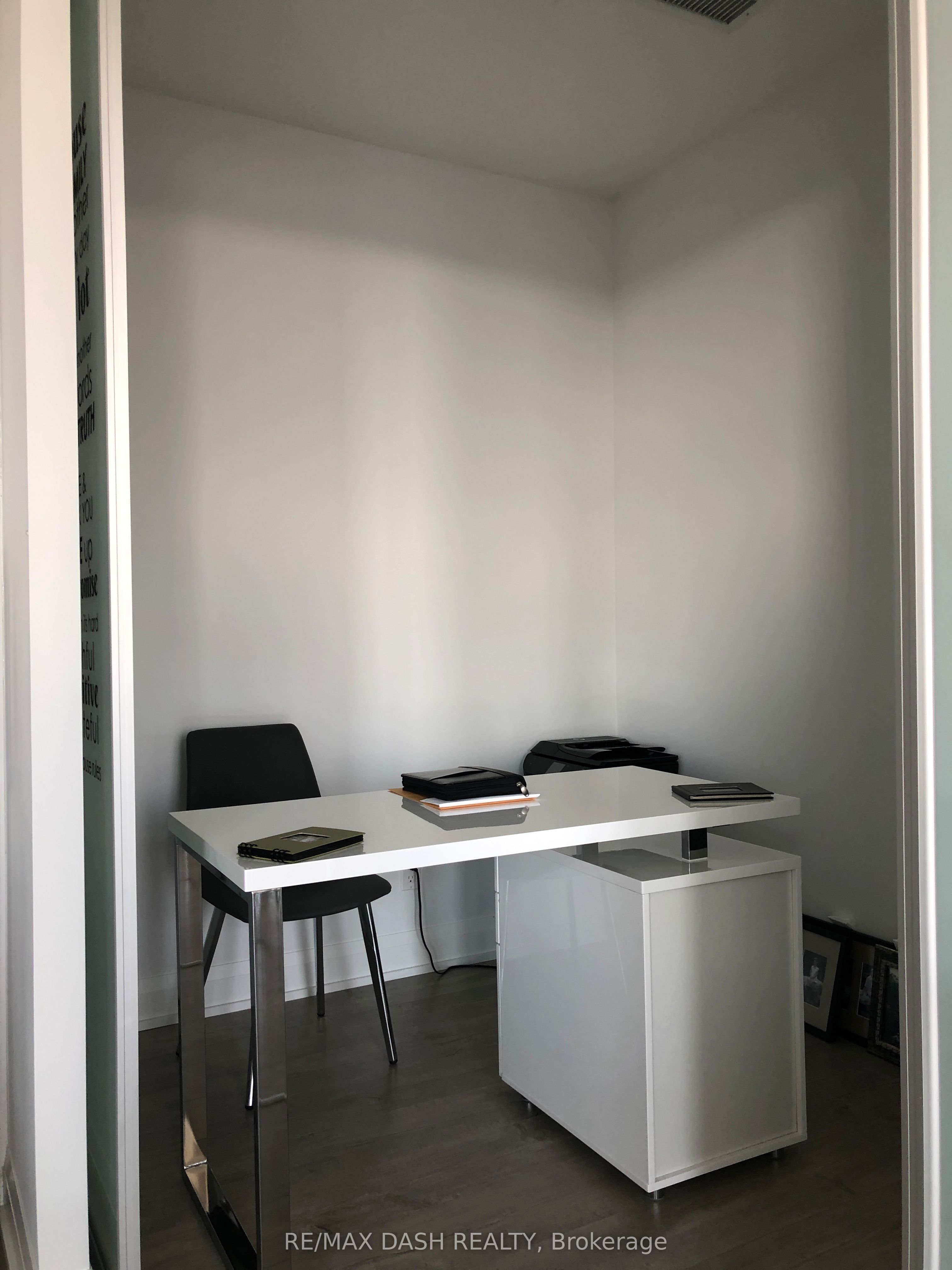 110 Marine Parade Drive 204, Toronto, ON M8V 0A3 photo 5