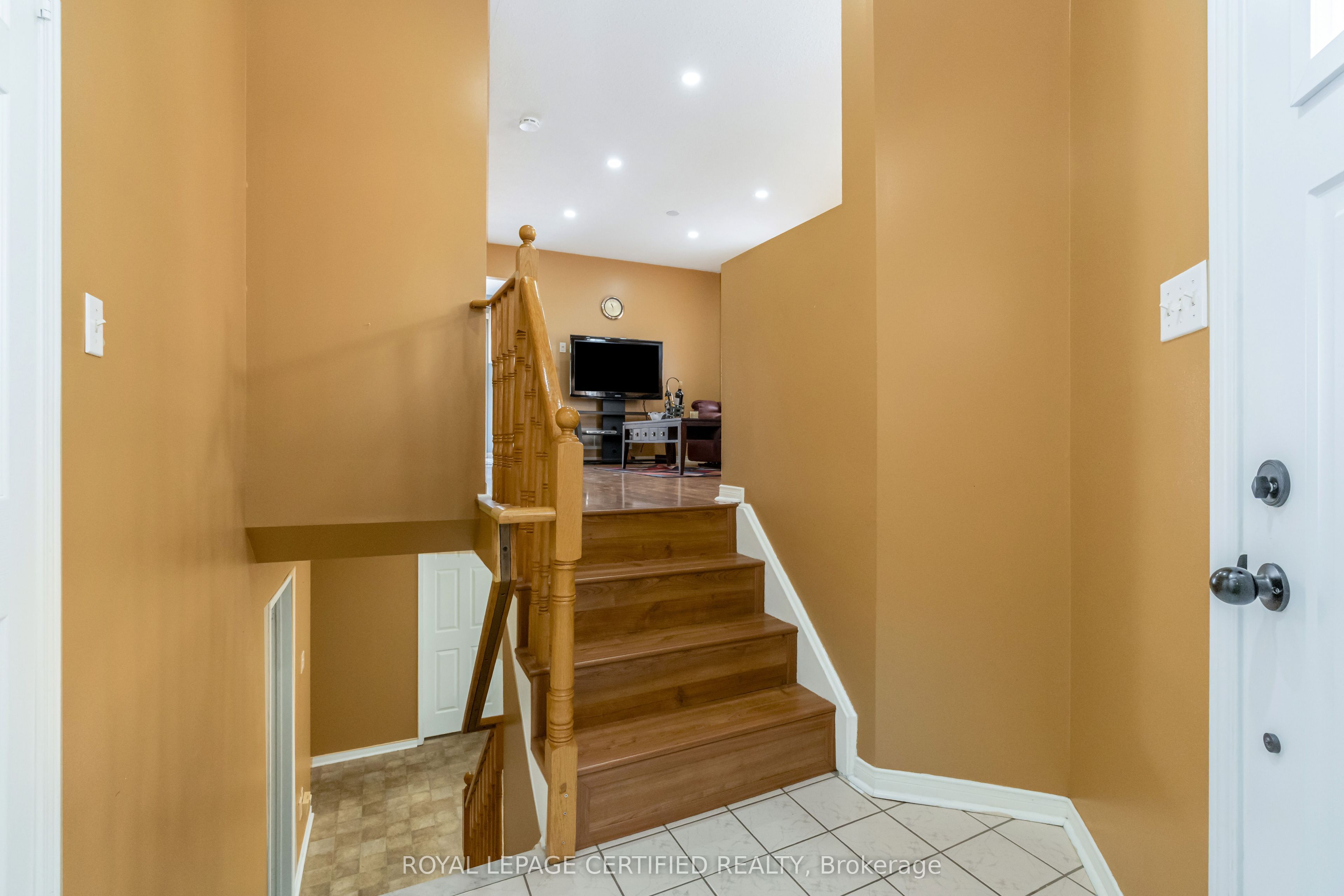 45 Springview Drive, Brampton, ON L6X 4M3 photo 5