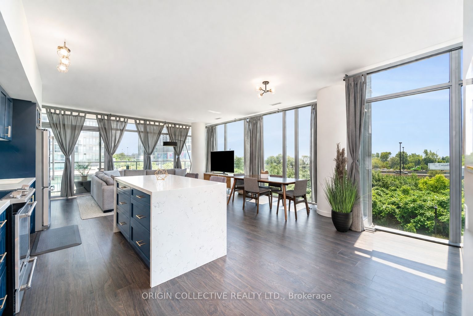 105 The Queensway Avenue 302, Toronto, ON M6S 5B5 photo 3