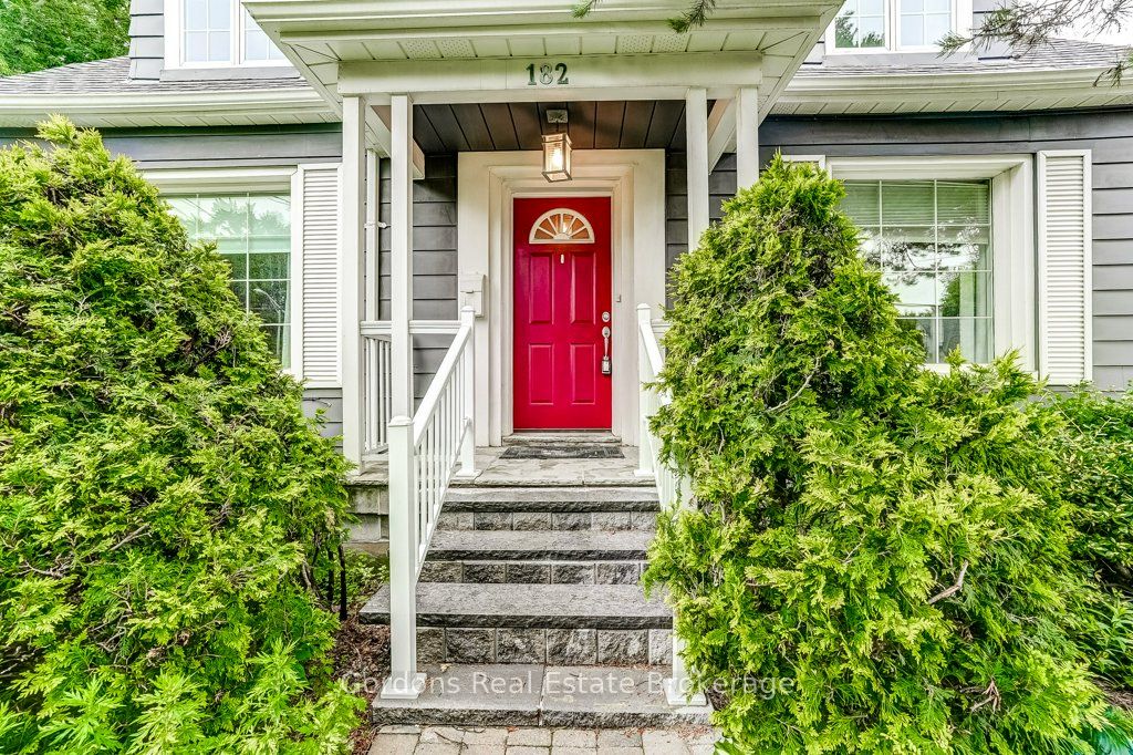 182 Burnhamthorpe Road, Toronto, ON M9A 1H6 photo 4