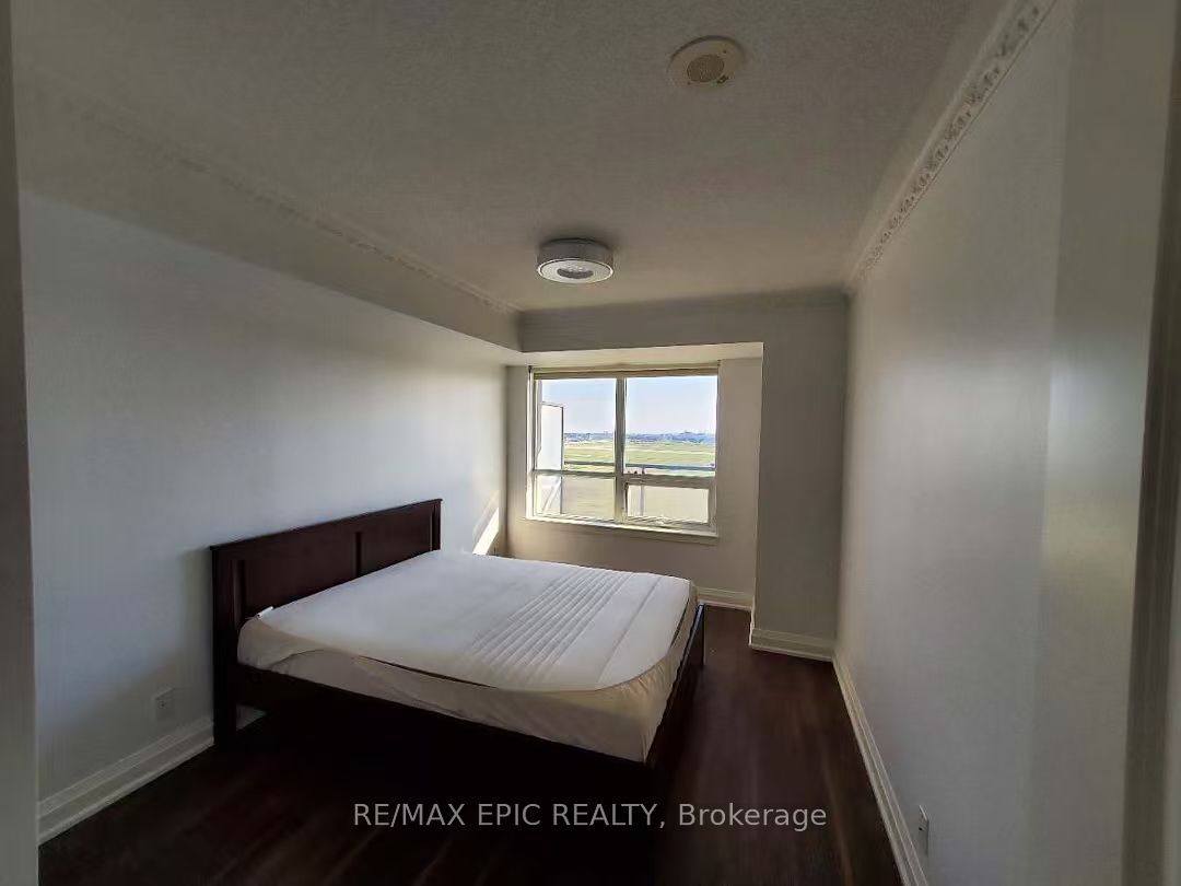 1070 Sheppard Avenue W 1012, Toronto, ON M3J 0G8 photo 5