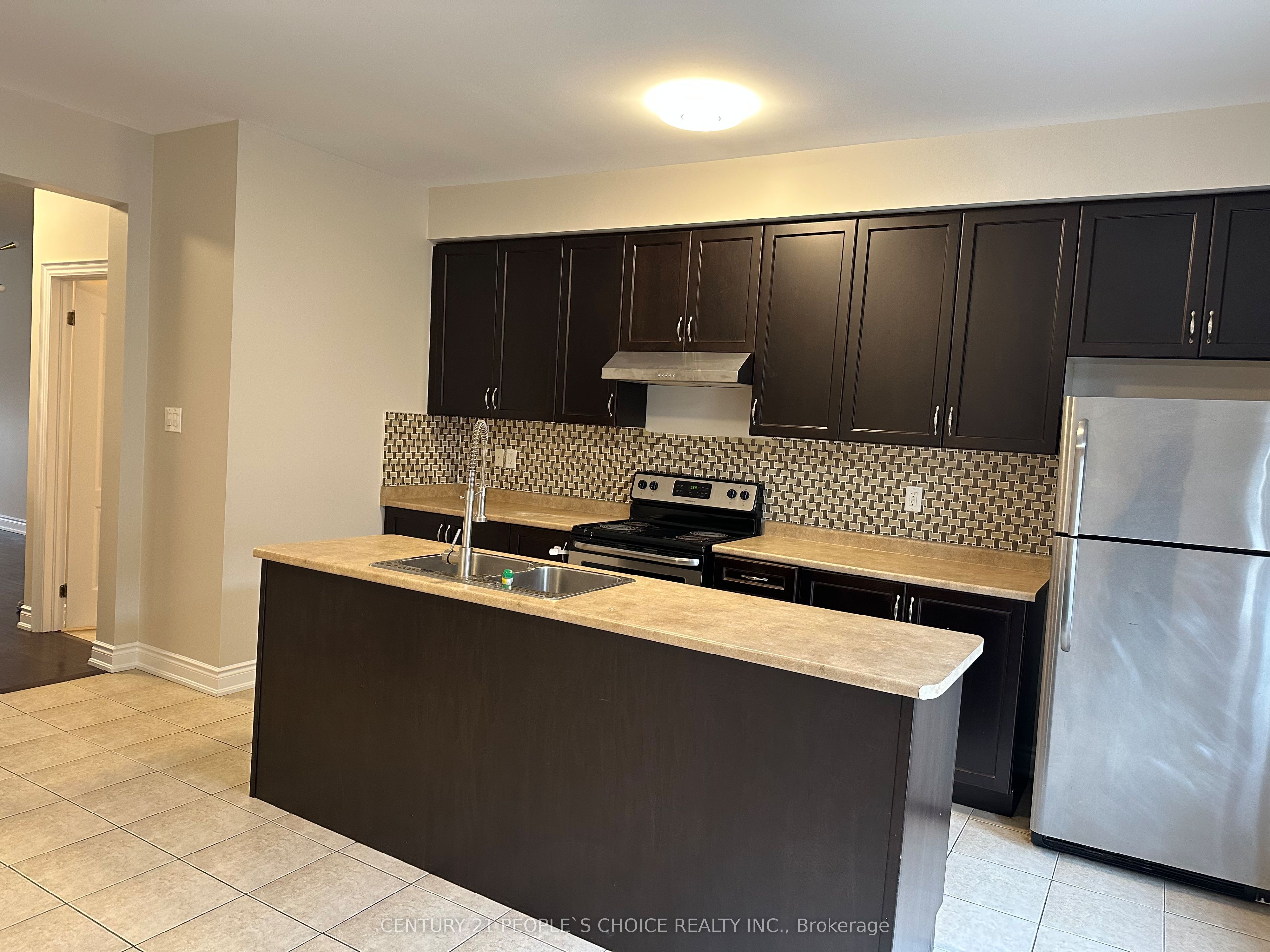 7227 Triumph Lane, Mississauga, ON L5N 0C5 photo 2