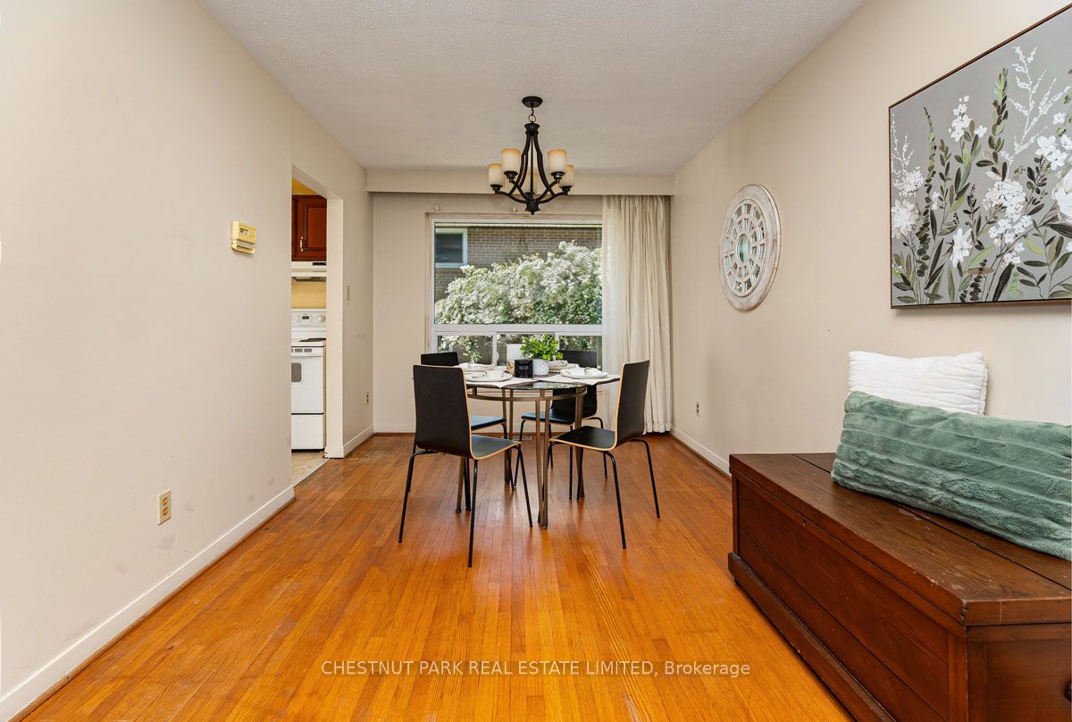 14 Vanderbrent Crescent, Toronto, ON M9R 3W8 photo 5