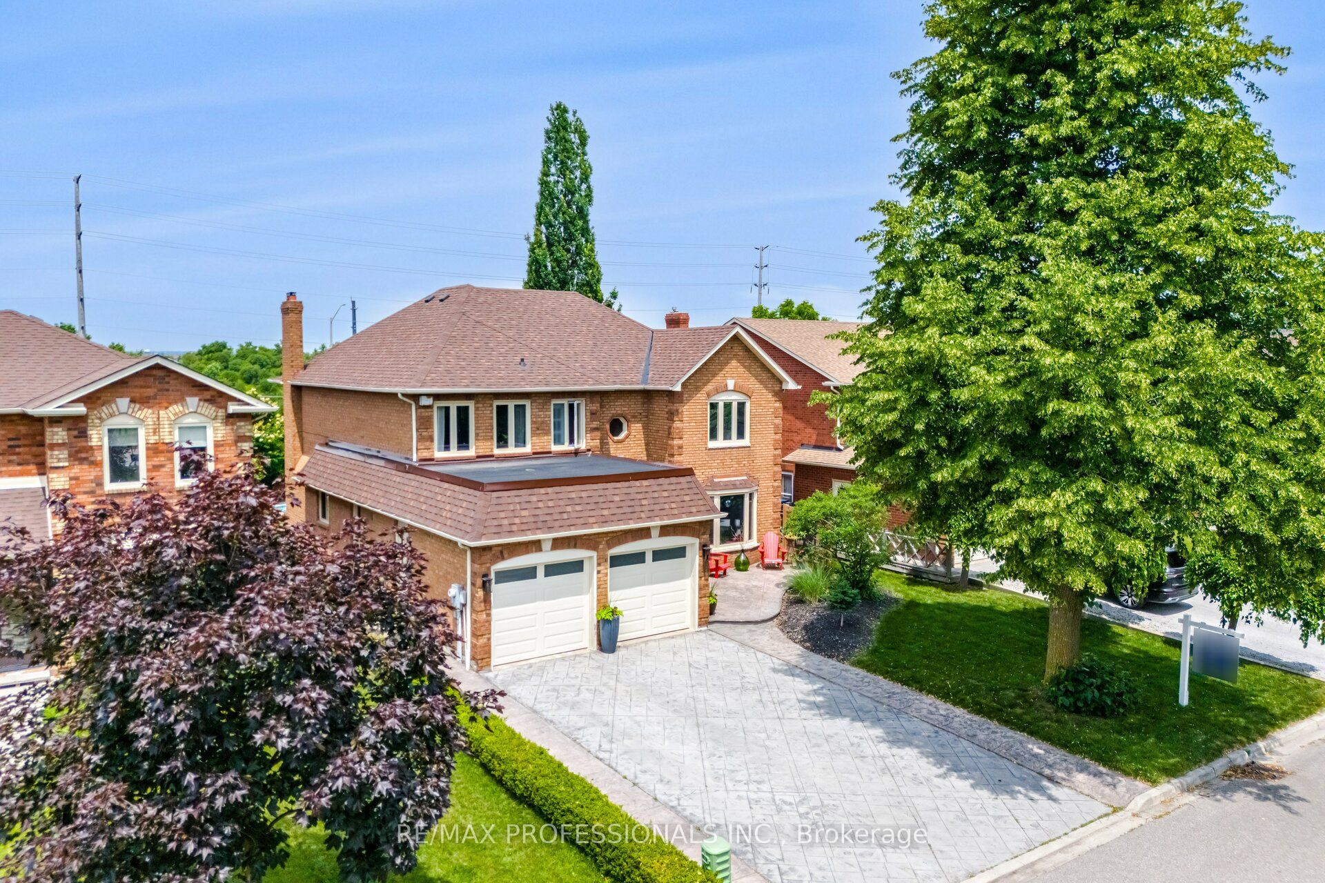 18 Kingfisher Court, Brampton, ON L6Z 3R4 photo 2