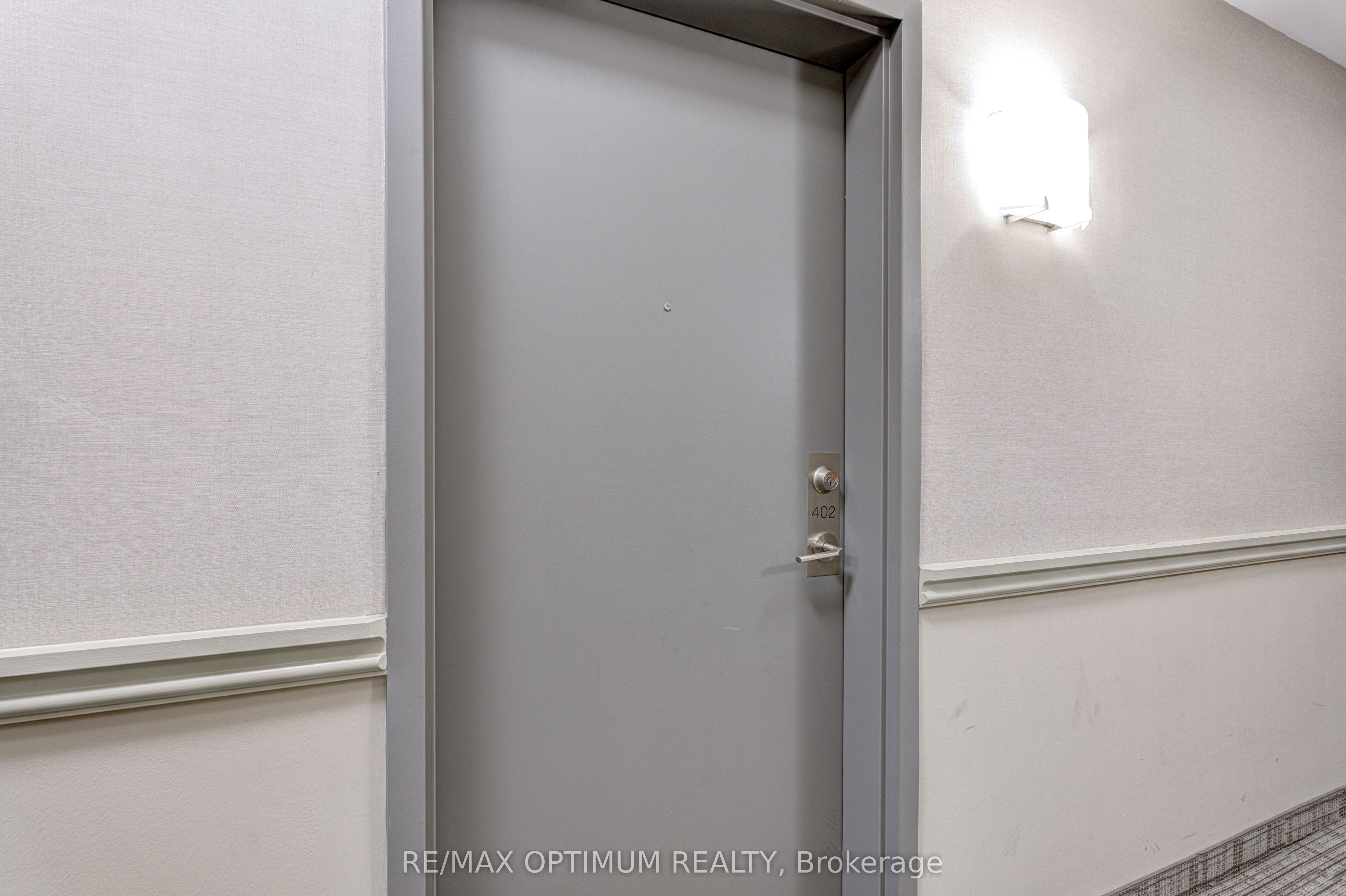 50 Sky Harbour Drive 402, Brampton, ON L6Y 6B8 photo 2