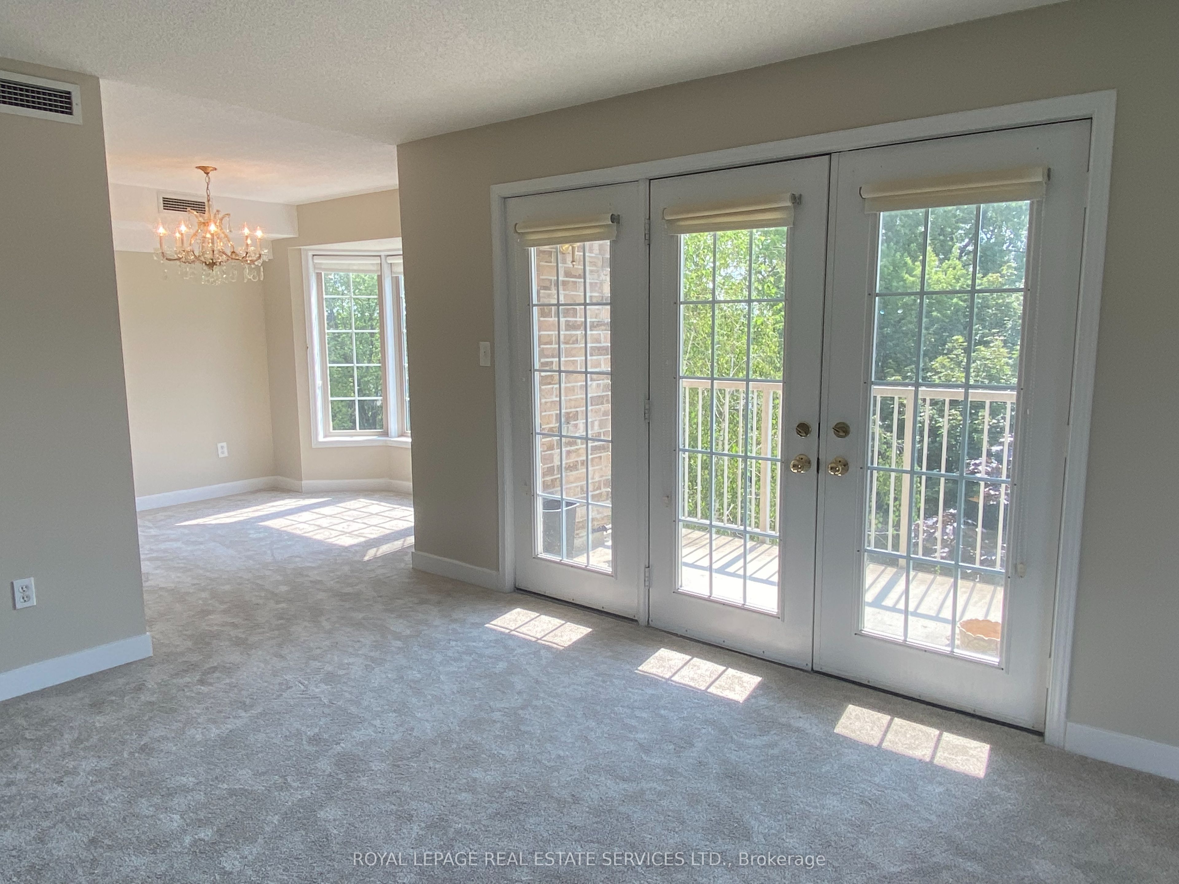 216C Plains Road West Road W 402, Burlington, ON L7T 4L1