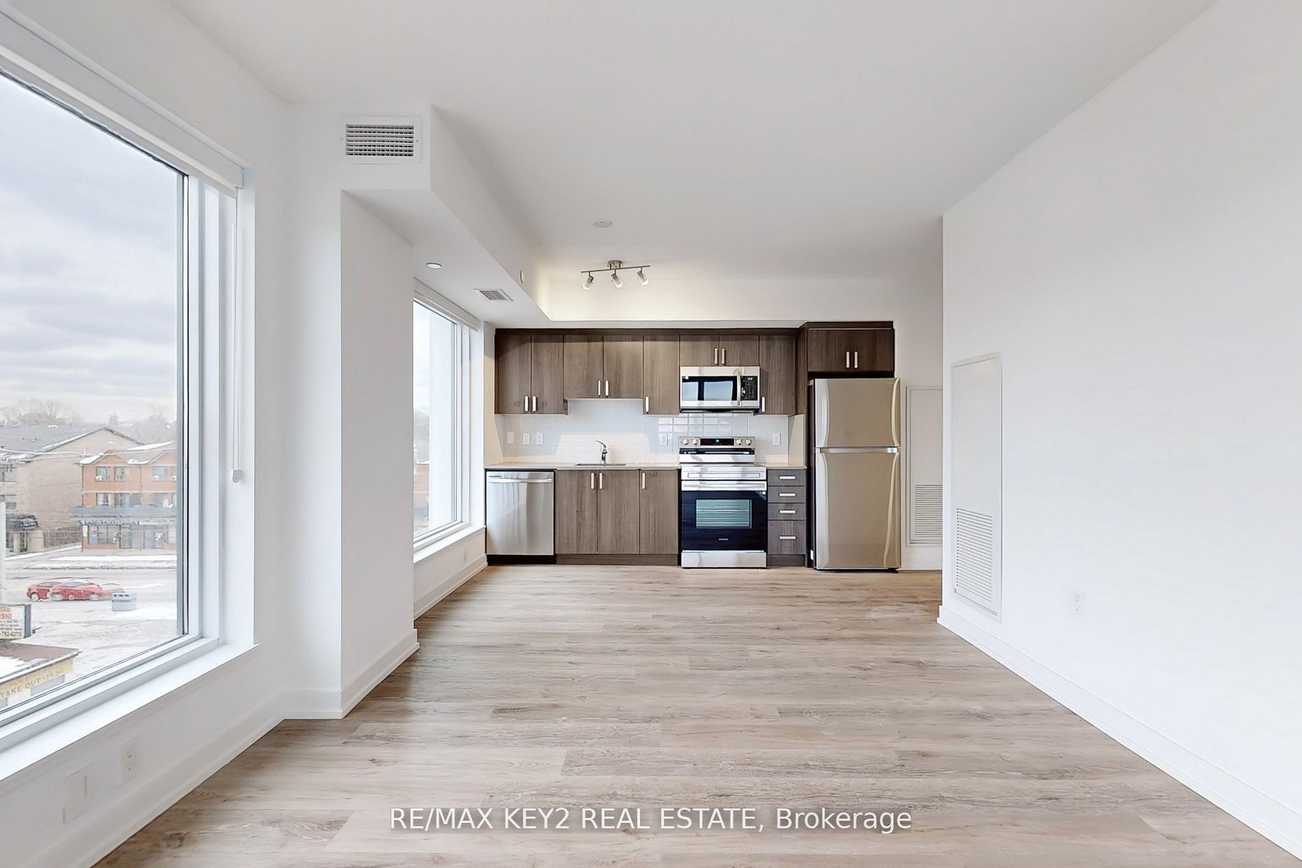 556 Marlee Avenue 425, Toronto, ON M6B 0B1 photo 2