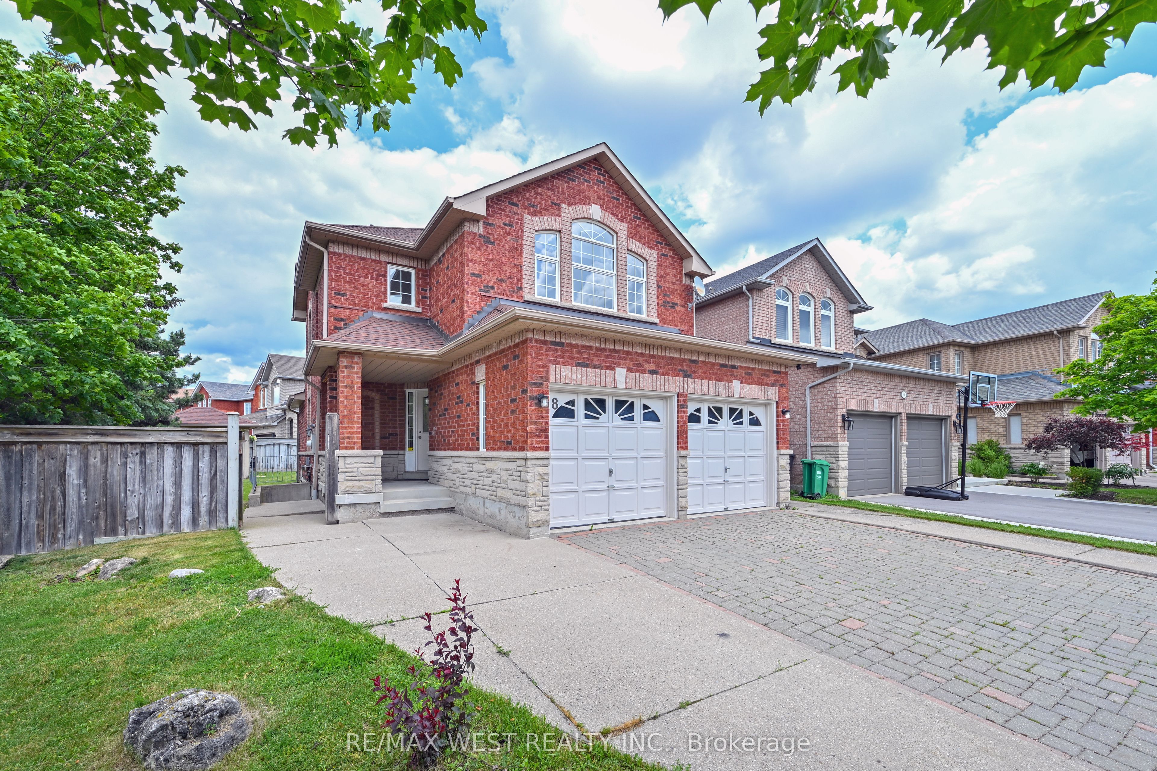 8 Terrastone Court, Caledon, ON L7E 2T7 photo 2