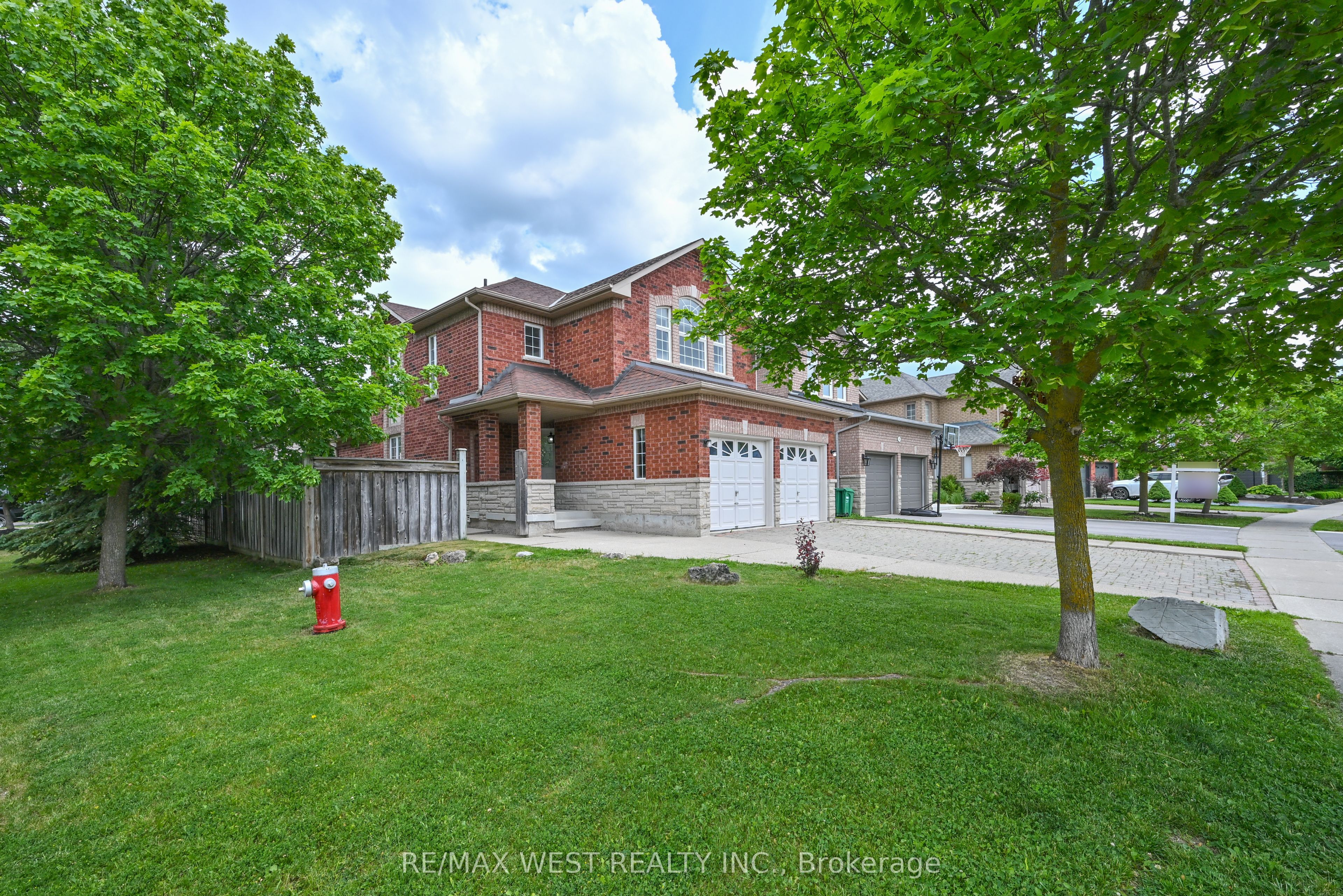 8 Terrastone Court, Caledon, ON L7E 2T7 photo 3