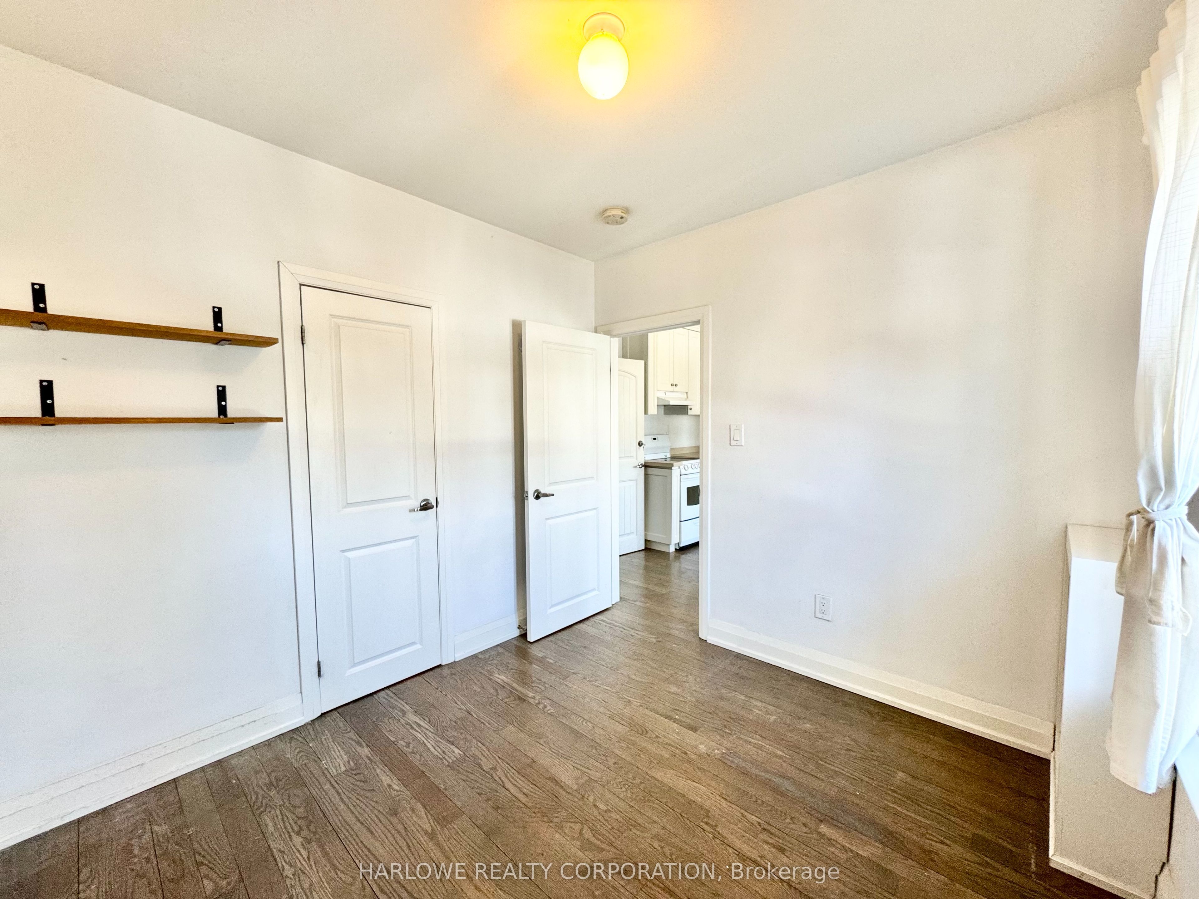 177 Marion Street 2nd Floor, Toronto, ON M6R 1E9 photo 3