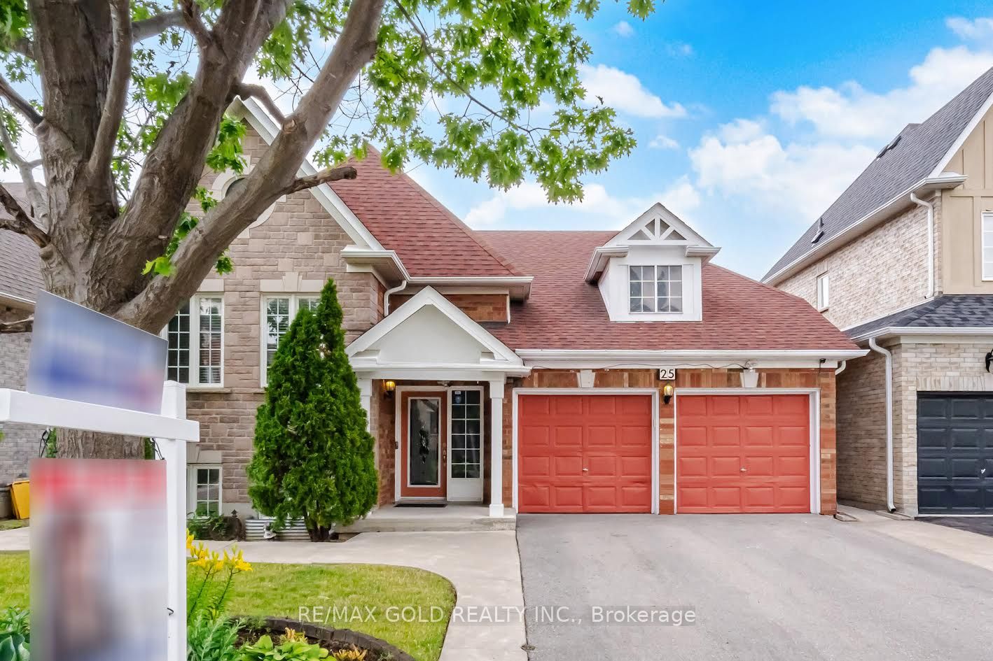 25 Treeline Boulevard, Brampton, ON L6P 1C5 photo 2