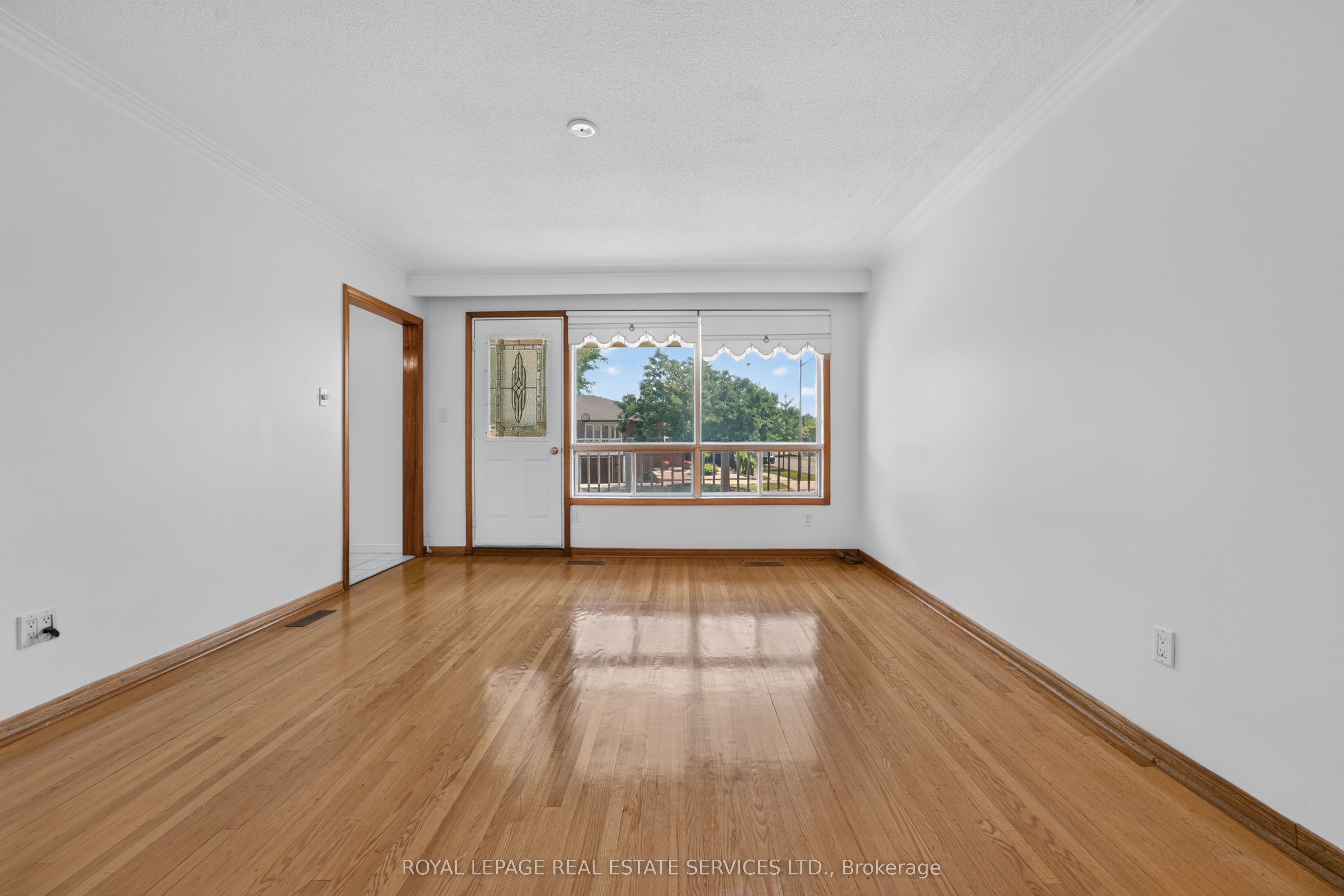 108 Anthia Drive, Toronto, ON M9L 1K8 photo 5