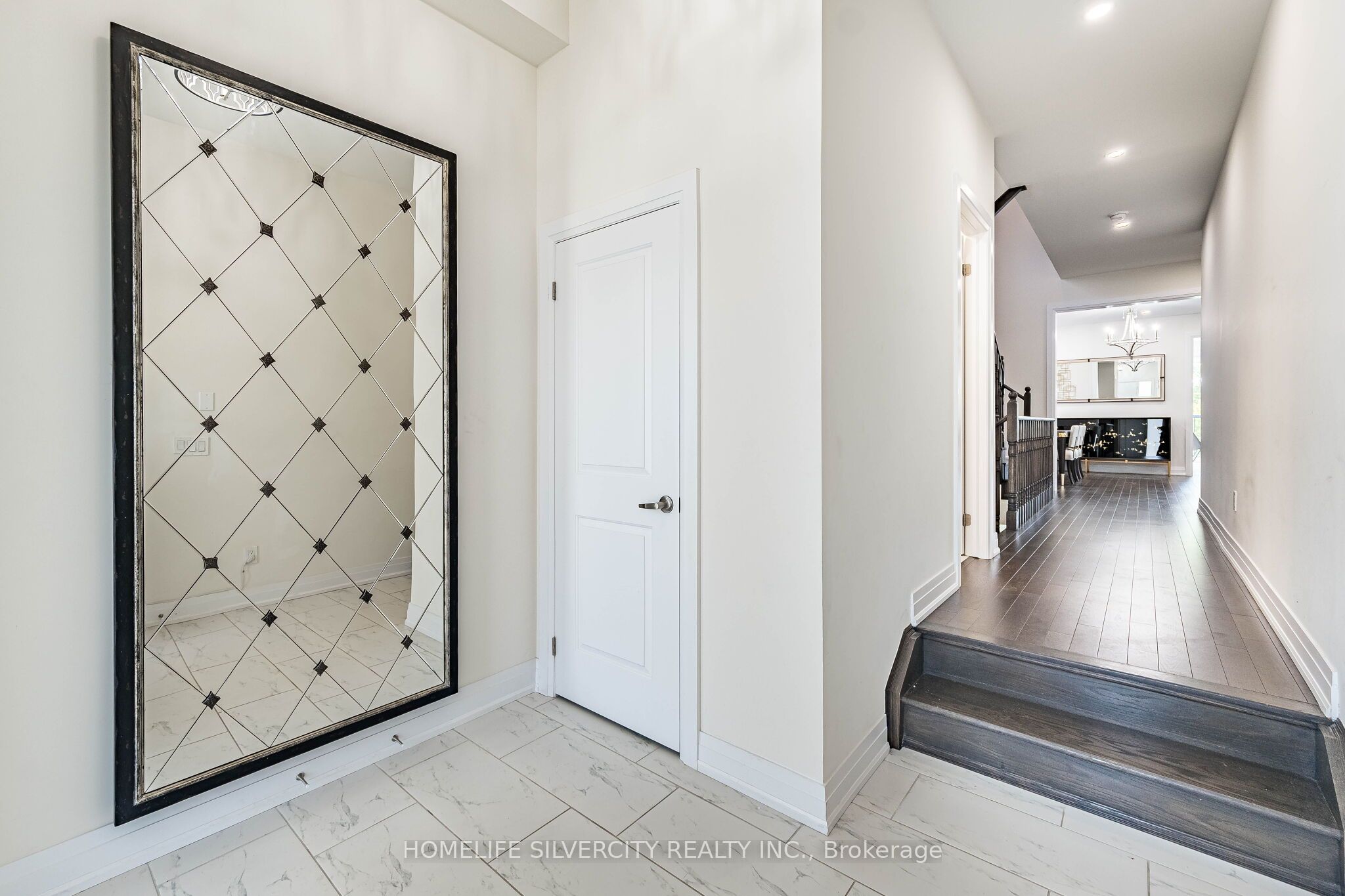 33 Rainbrook Close, Brampton, ON L6R 0Y9 photo 3