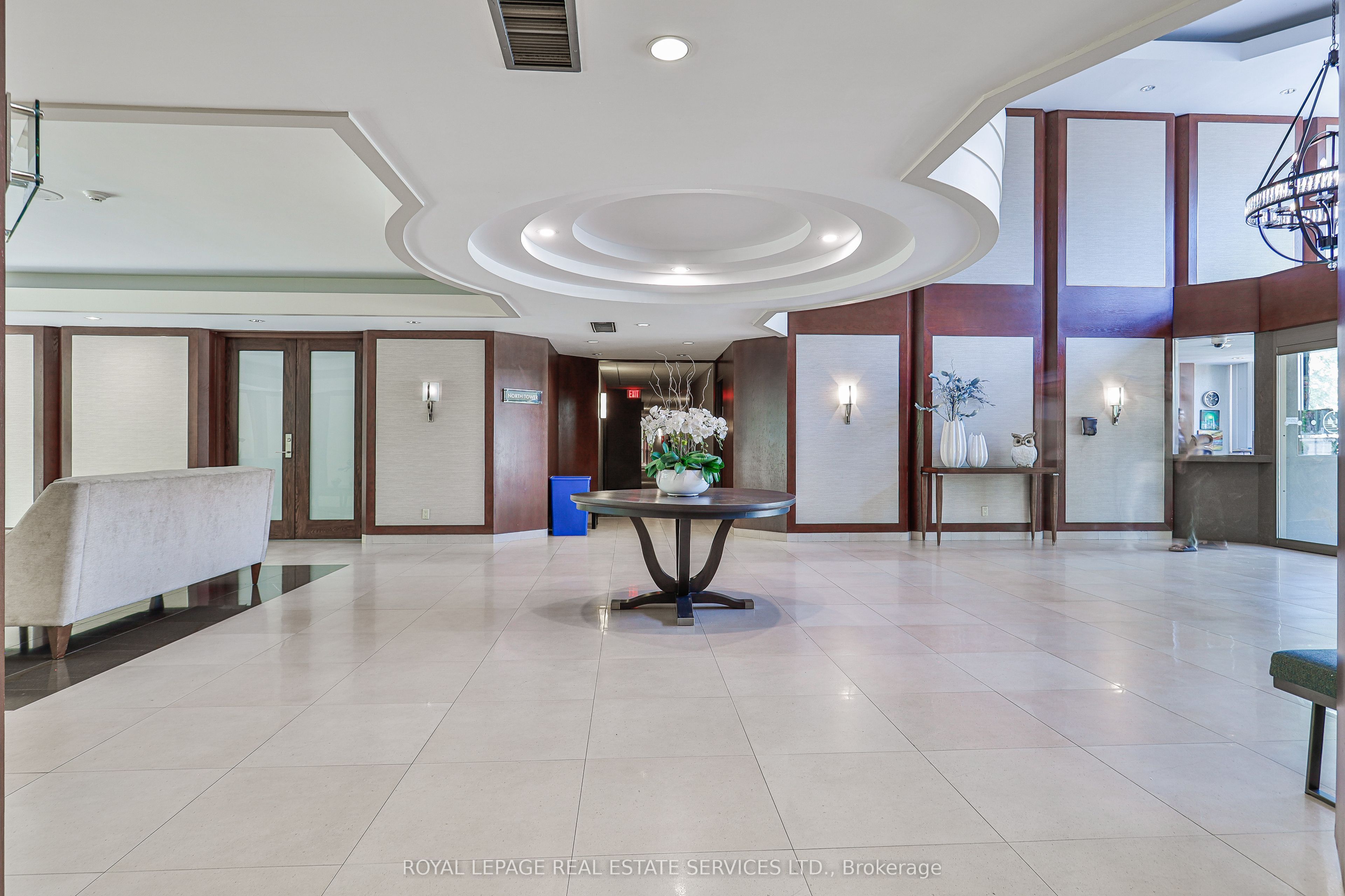 2267 Lake Shore Boulevard W 1304, Toronto, ON M8V 3X2 photo 2