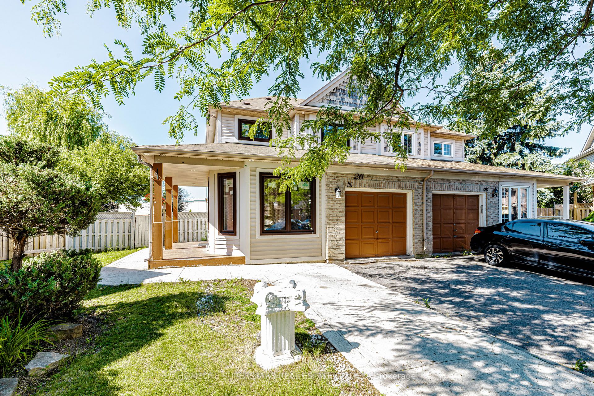26 Amazon Court, Brampton, ON L6R 1C7 photo 3