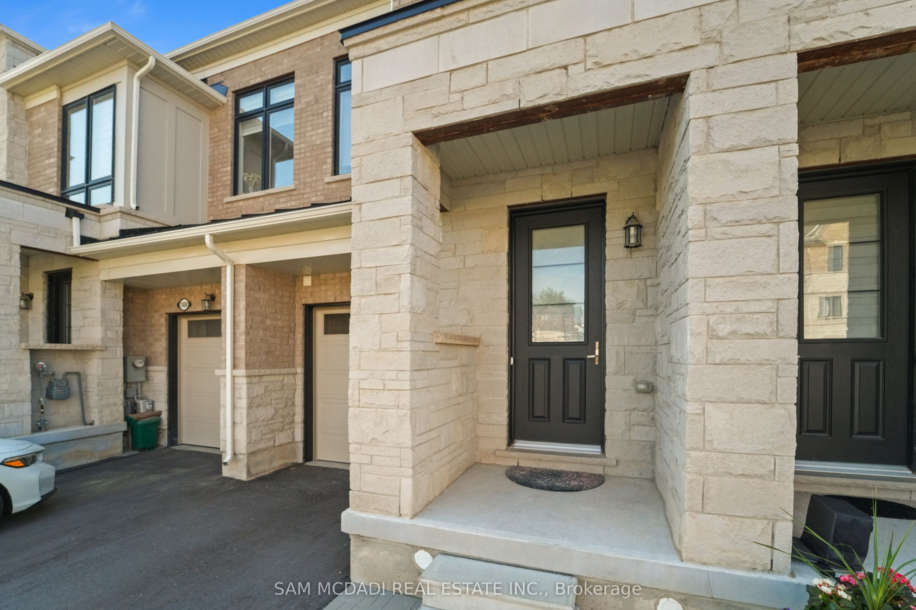 1402 Almonte Drive, Burlington, ON L7P 0V8 photo 2
