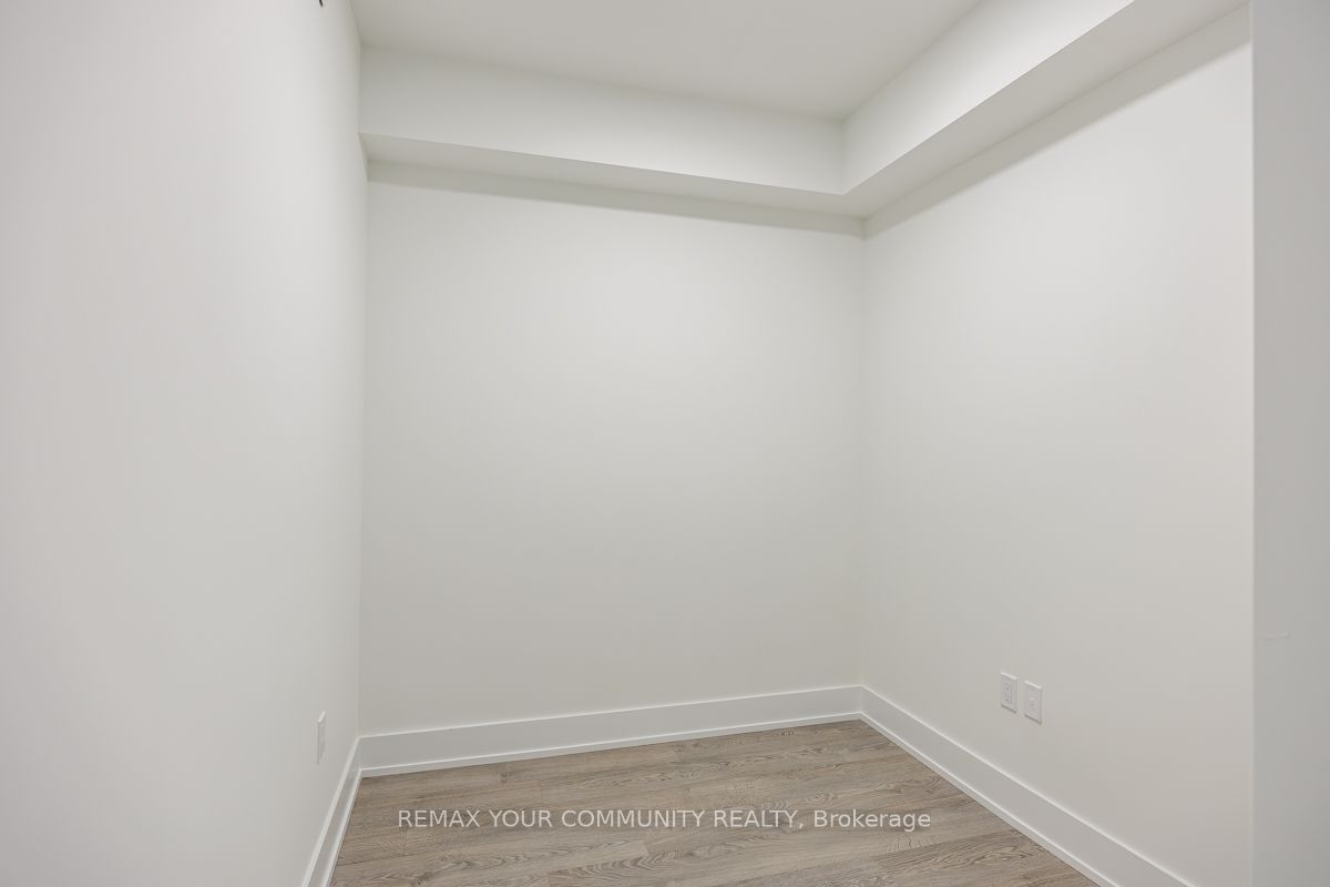 858 Dupont Street 823, Toronto, ON M6G 0C1 photo 5