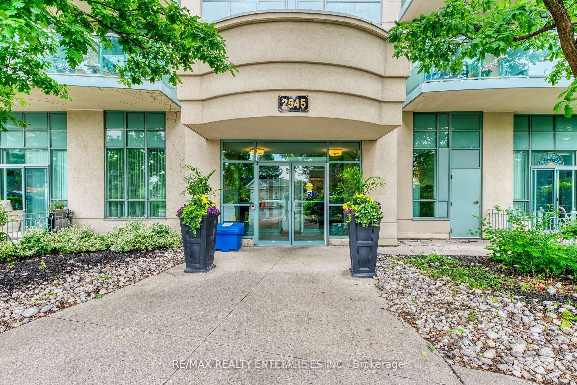 2545 Erin Centre Boulevard N 1409, Mississauga, ON L5M 6Z9 photo 3