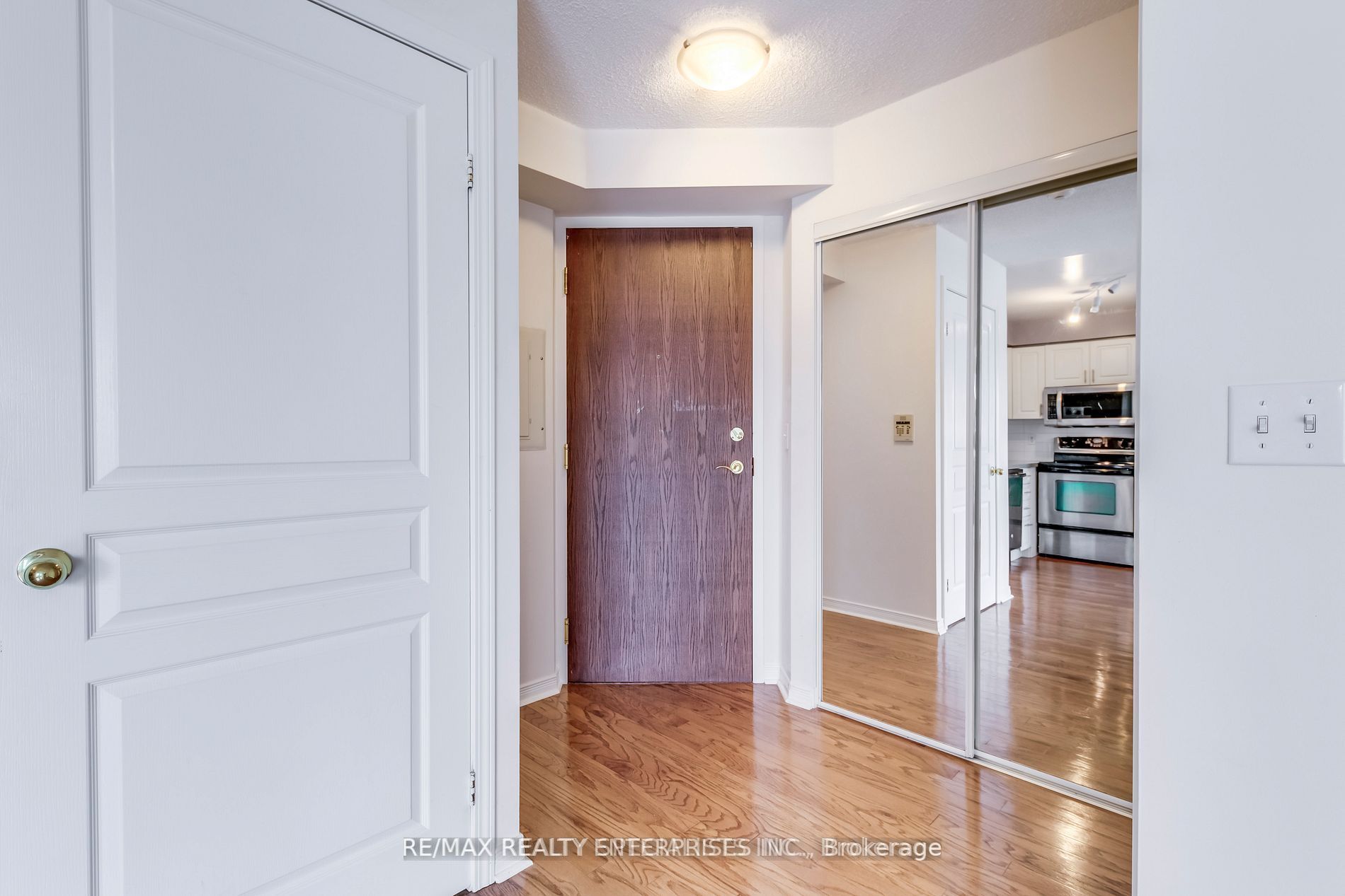 2545 Erin Centre Boulevard N 1409, Mississauga, ON L5M 6Z9 photo 4