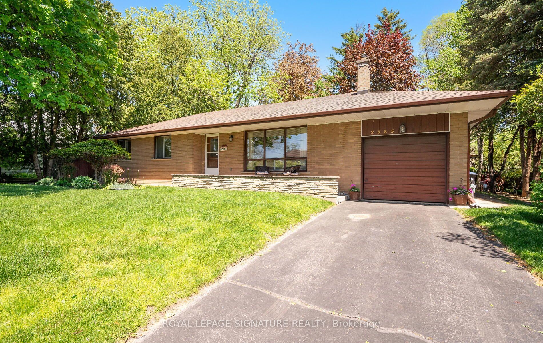 2585 Jarvis Street, Mississauga, ON L5C 2P9 photo 3