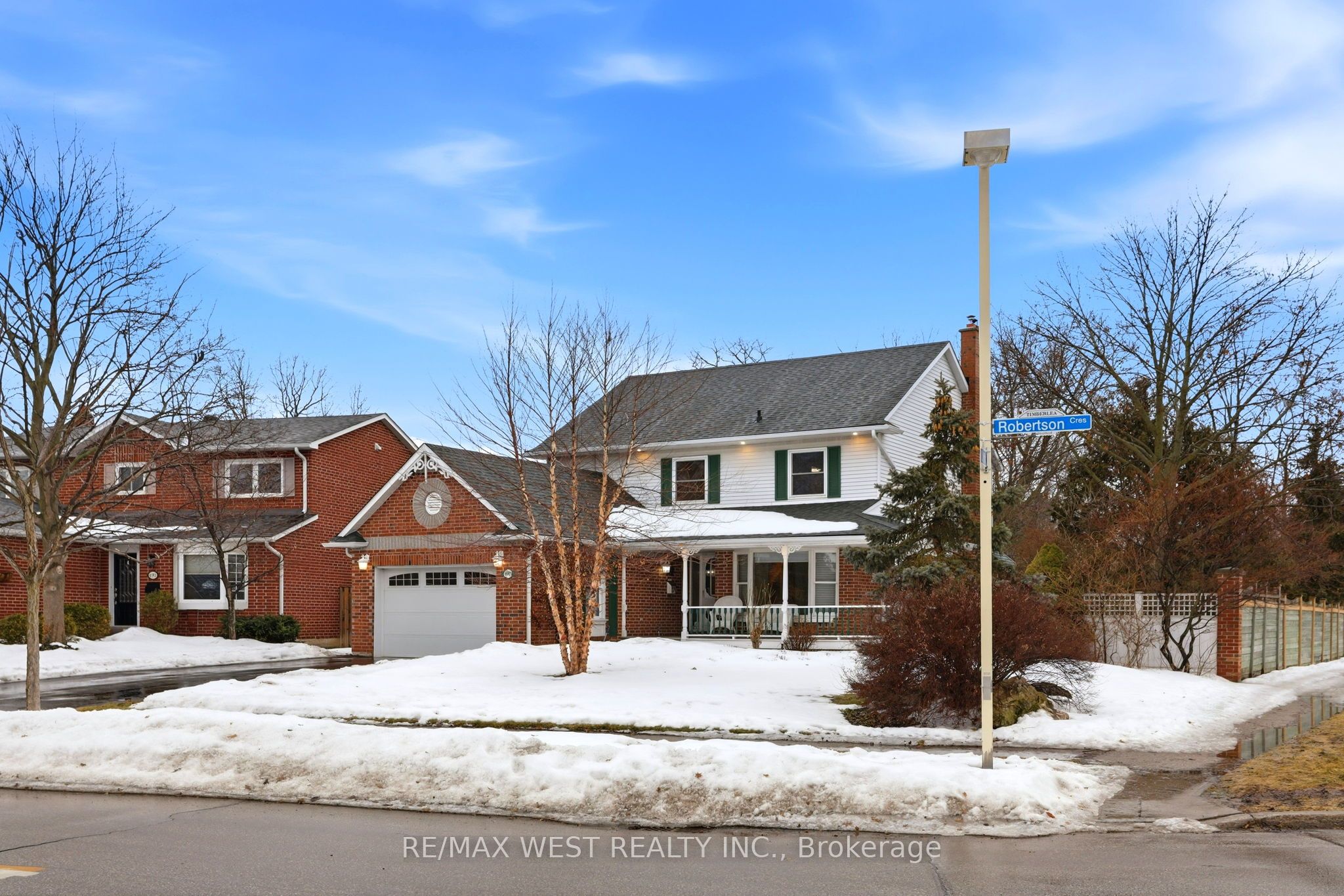 690 Robertson Crescent, Milton, ON L9T 4V5