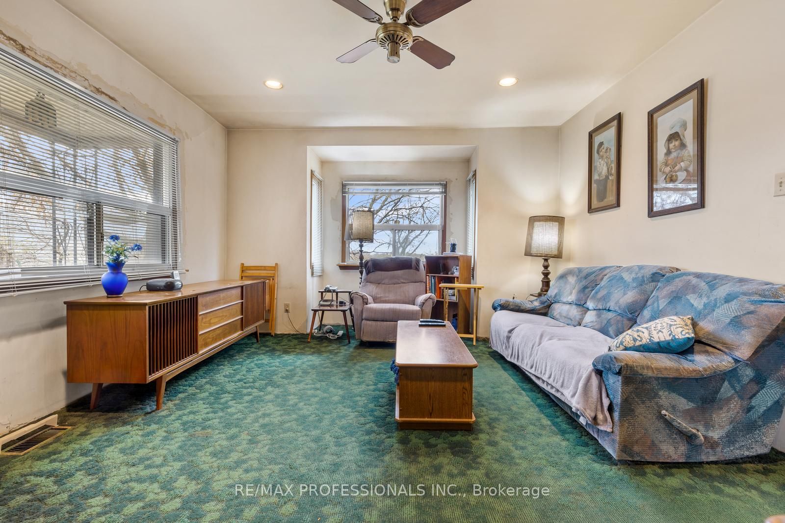 16 Cliff Street, Toronto, ON M6N 4L6 photo 4