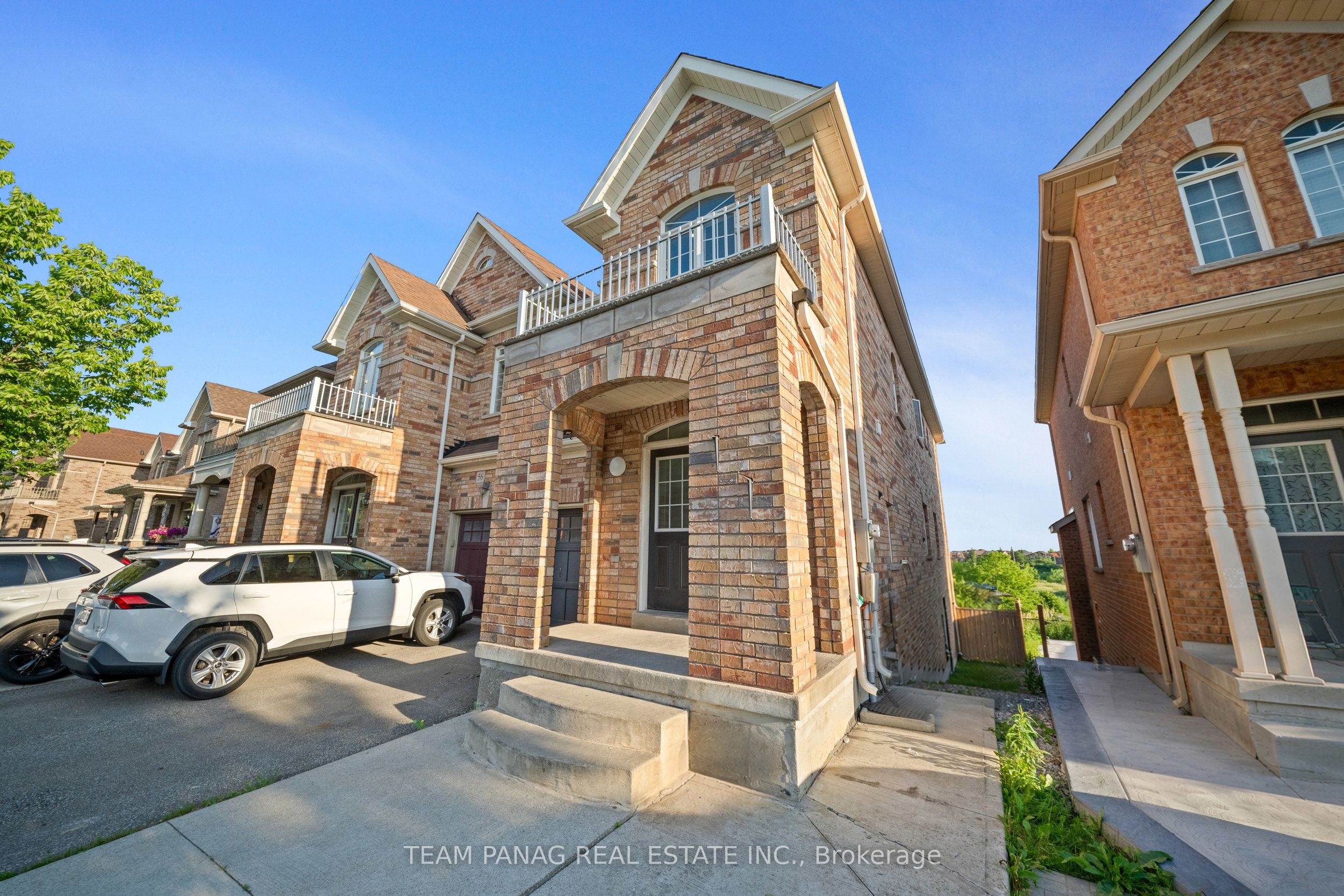 54 Clearfield Drive, Brampton, ON L6P 3J5 photo 2
